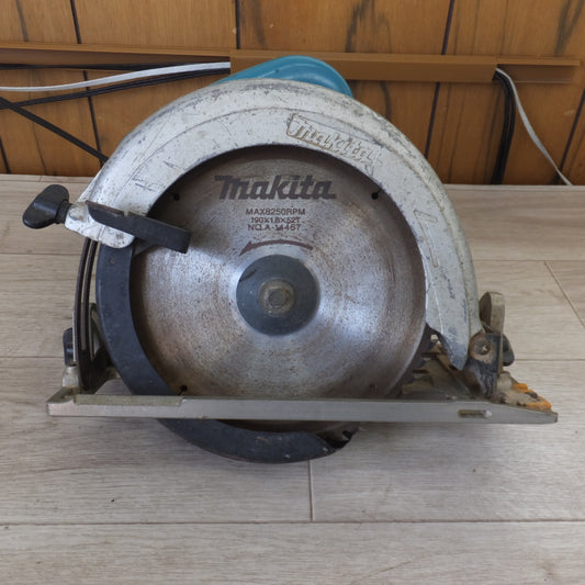 [送料無料] ★マキタ makita 7型マルノコ 5831BA　180～190mm　100V 11A 50-60Hz 1050W　木工用 超硬丸ノコ★