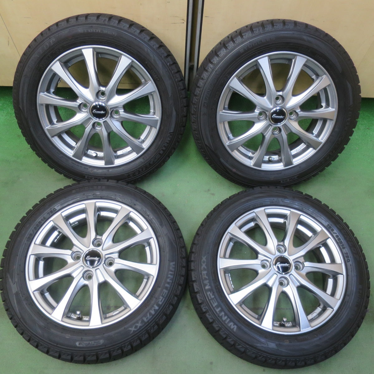 バリ溝！24年！キレイ！9.5分以上◎スタッドレス 155/65R14 ダンロップ ウインターマックス WM02 Exceeder エクシーダー 14インチ PCD100/4H◎6091910イス