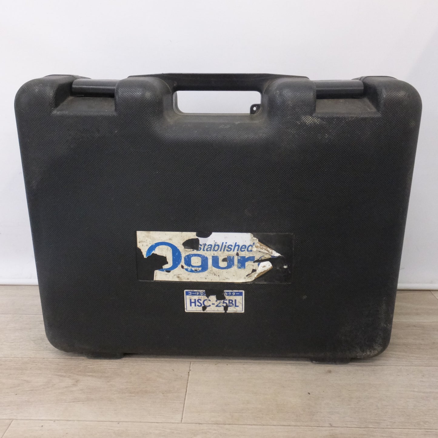 [送料無料] 現状品★オグラ Ogura コードレスツライチカッター HSC-25BL　マキタ makita バッテリ BL1860B 3個　充電器 DC18RC T　セット★