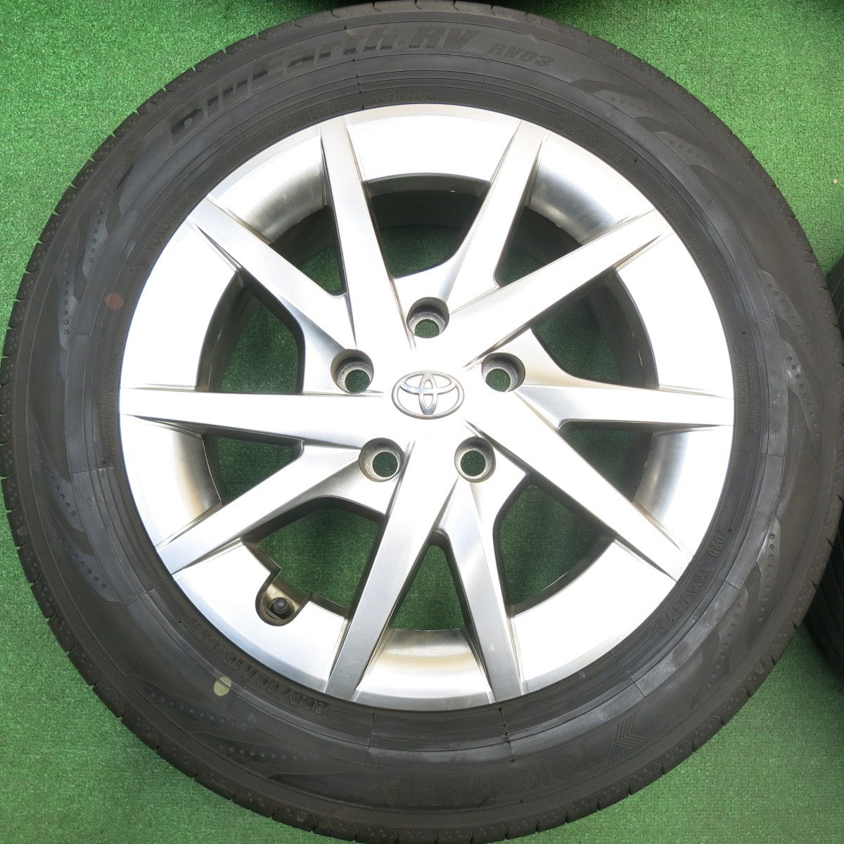 バリ溝！21年！9分★トヨタ プリウスα 純正 205/60R16 ヨコハマ BluEarth-RV RV03 ブルーアース 16インチ PCD114.3/5H★5121318HAノ