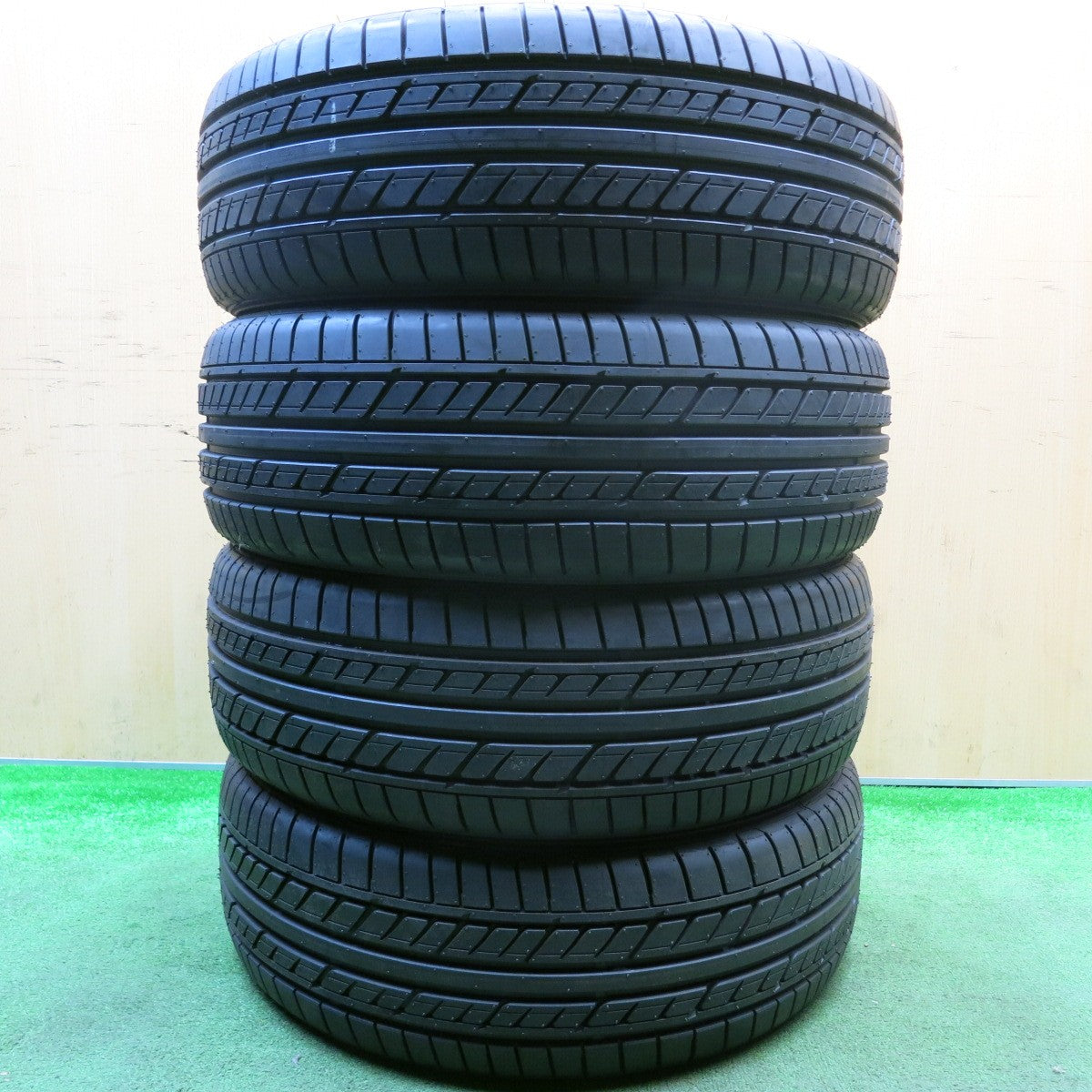 未使用★215/55R17 グッドイヤー イーグル LS EXE タイヤ 17インチ オデッセイ ヴェゼル クラウン 等★6012503HAノタ