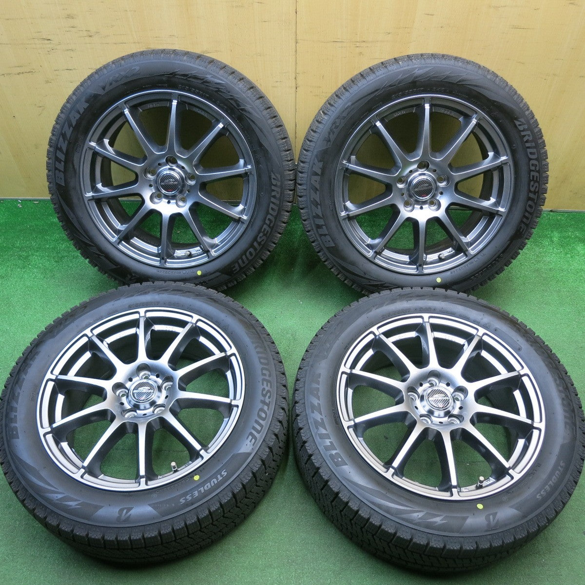 バリ溝！24年！キレイ！9.5分以上★スタッドレス 215/55R17 ブリヂストン ブリザック VRX2 SCHNEIDER MiD シュナイダー 17インチ PCD114.3/5H★6031516HAス
