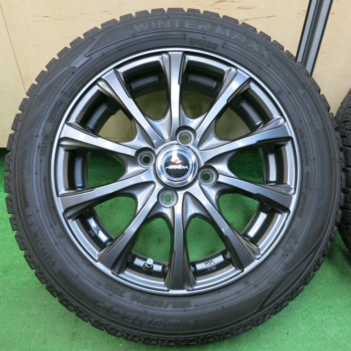 *送料無料* バリ溝！20年！キレイ！9.5分★スタッドレス 155/65R14 ダンロップ ウインターマックス WM02 AIRNOVA 14インチ PCD100/4H★4052710イス