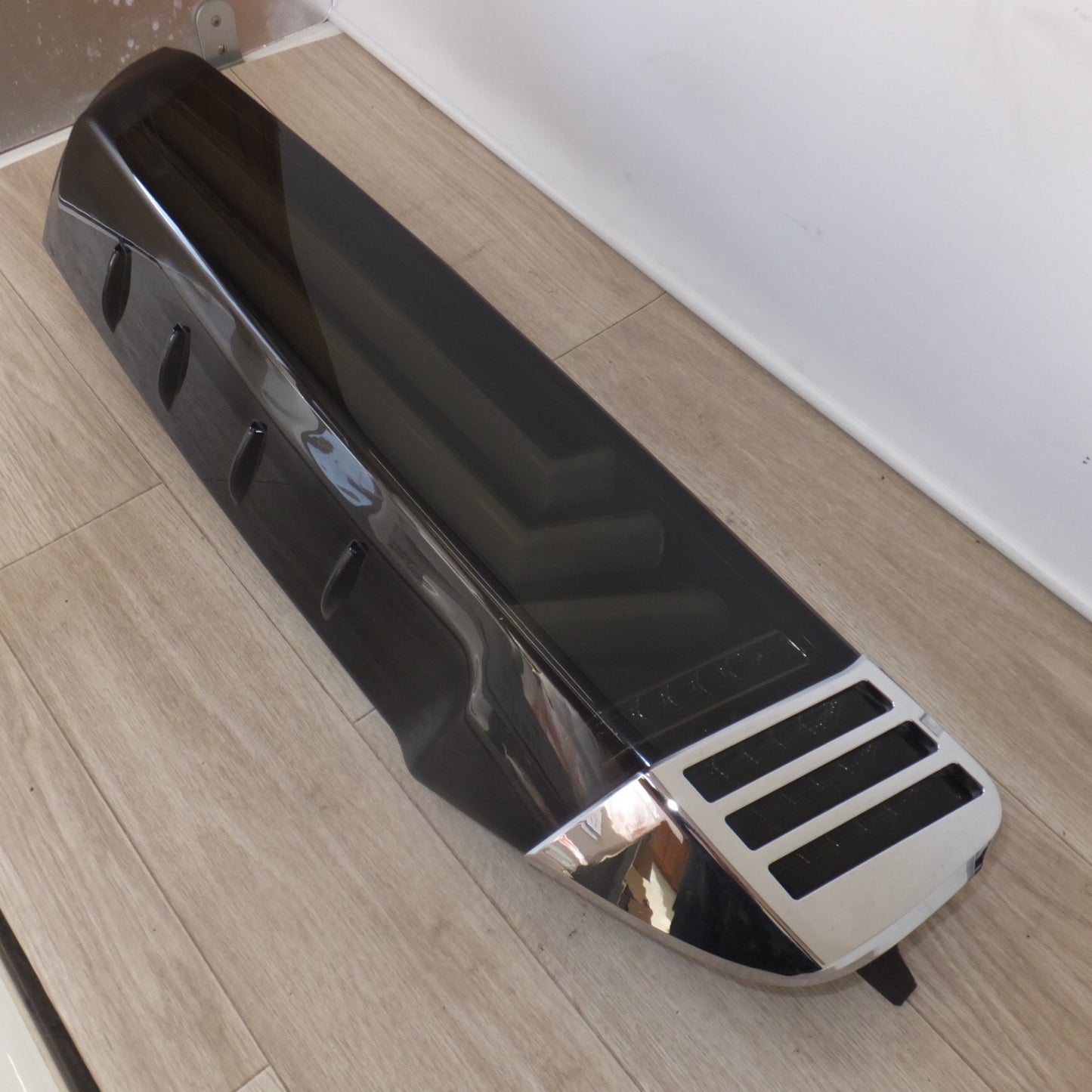 [送料無料] ★ヴァレンティ valenti VL LEDテール REVO ライトスモーク/ブラッククローム TT80NVO-SB-1　ノア ヴォクシー エスクァイア ZRR80系★