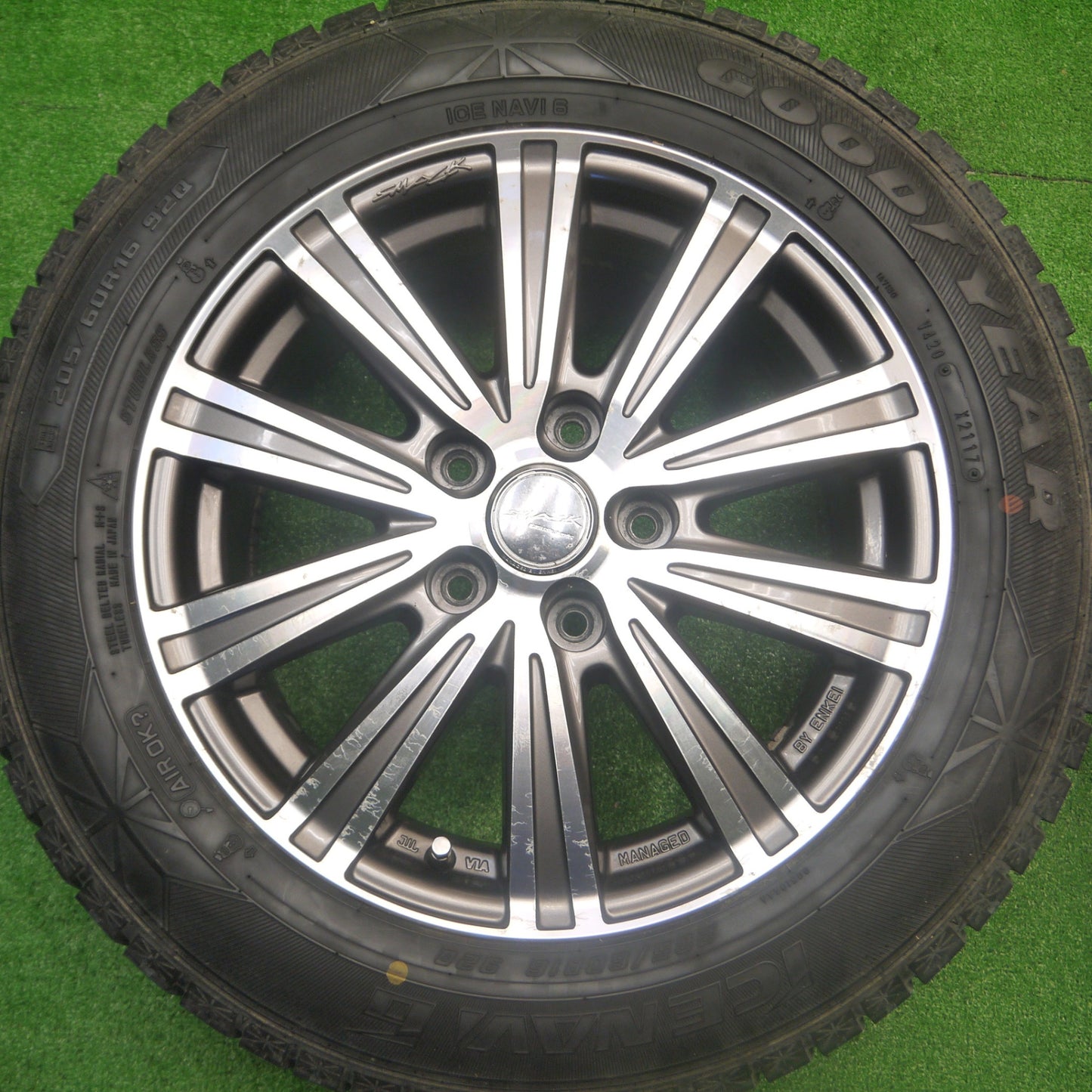 *送料無料* バリ溝！9分★スタッドレス 205/60R16 グッドイヤー アイスナビ6 SMACK ENKEI スマック エンケイ 16インチ PCD114.3/5H★4082105Hス