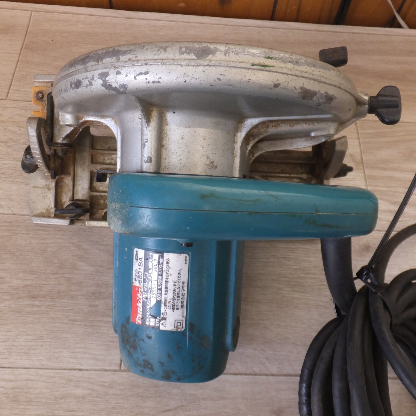 [送料無料] ★マキタ makita 7型マルノコ 5831BA　180～190mm　100V 11A 50-60Hz 1050W　木工用 超硬丸ノコ★