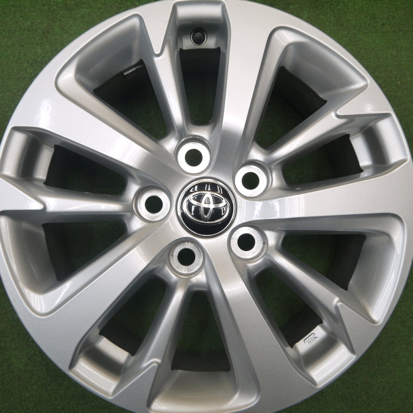 新車外し★トヨタ ヤリスクロス 純正 ホイール 16インチ 16×6.5J PCD114.3/5H★6010609Hホ