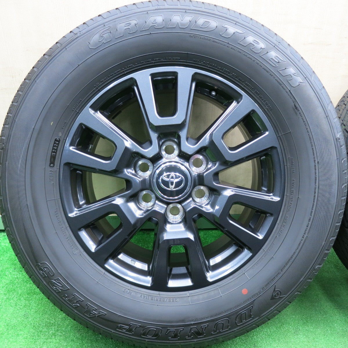 [送料無料] 新車外し！24年★トヨタ ランクル 250 VX 純正 265/65R18 ダンロップ AT23 グラントレック 18インチ PCD139.7/6H★4112909HAノ