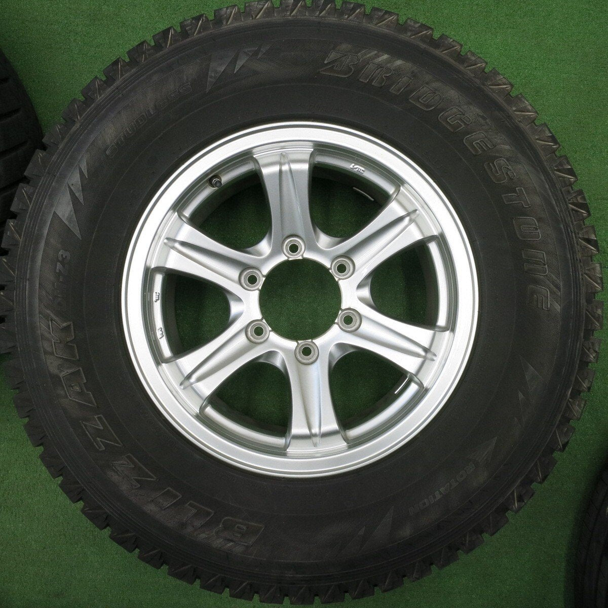 バリ溝！キレイ！9.5分★KEELER 265/70R16 スタッドレス ブリヂストン ブリザック DM-Z3 キーラー 16インチ PCD139.7/6H★5010702NJス