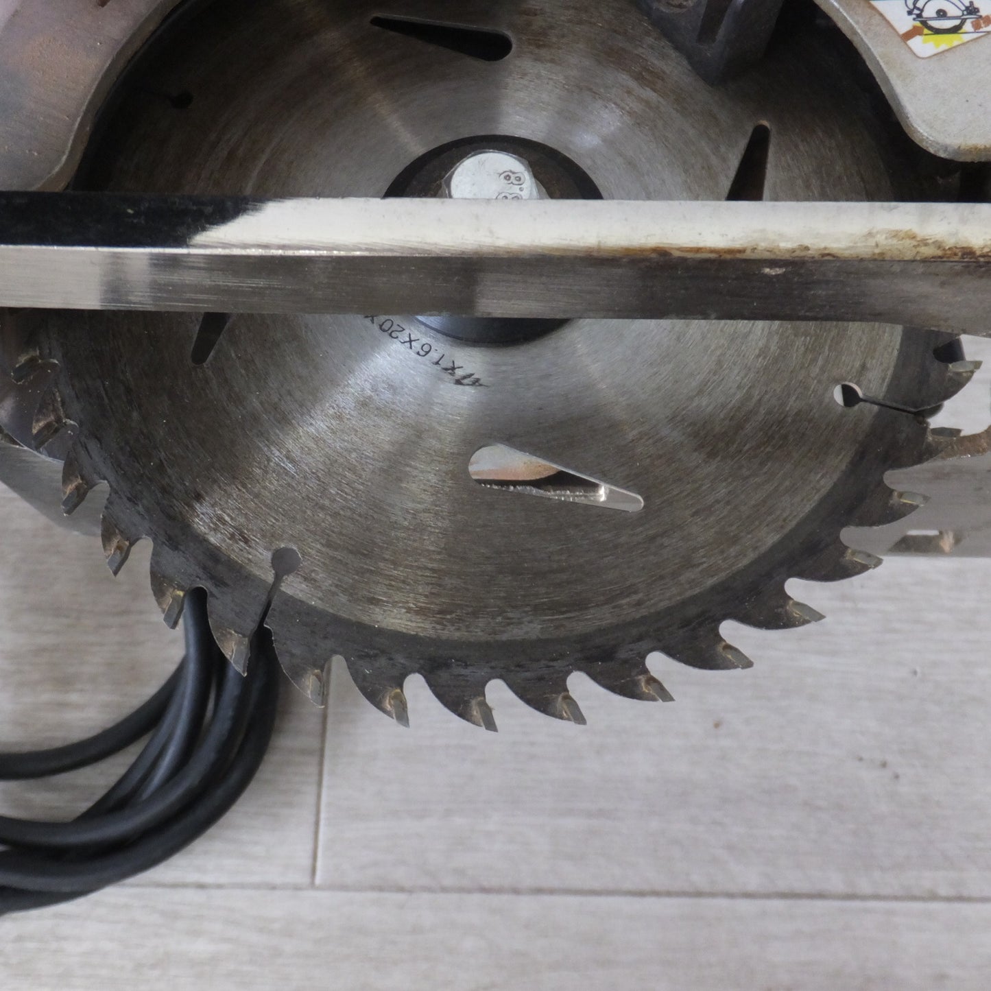 [送料無料] ★高儀 アースマン EARTH MAN 電気丸のこ ECS-147　100V 50/60Hz 550W★