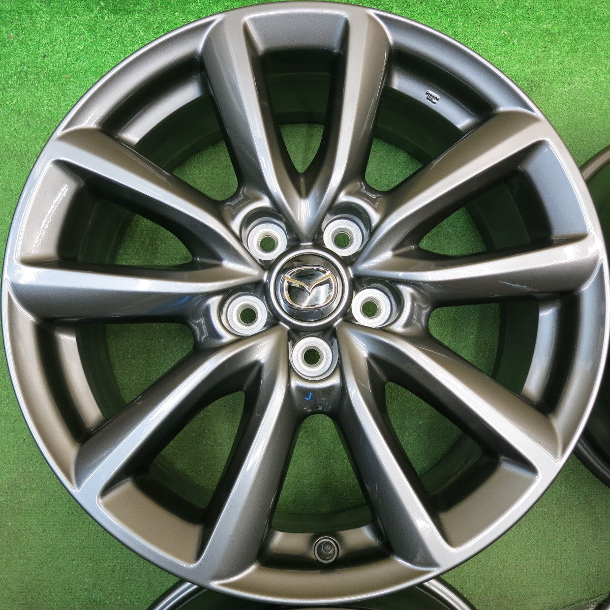 新車外し★マツダ 3 ファストバック 純正 ホイール 18インチ 18×7J PCD114.3/5H★5060703HAホ