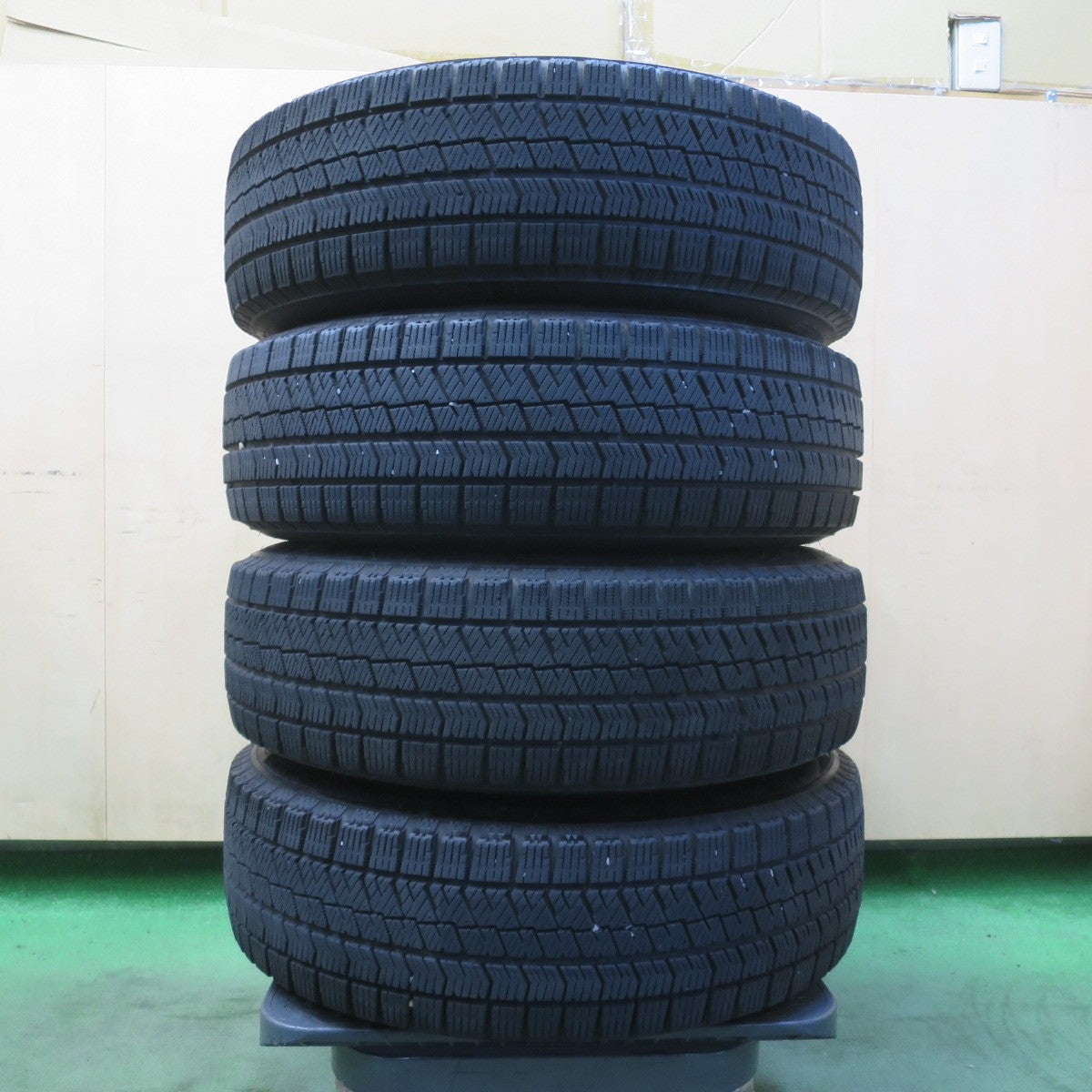 キレイ★スタッドレス 175/70R14 ブリヂストン ブリザック VRX2 TOPRUN トップラン 14インチ PCD100/4H★6052509イス