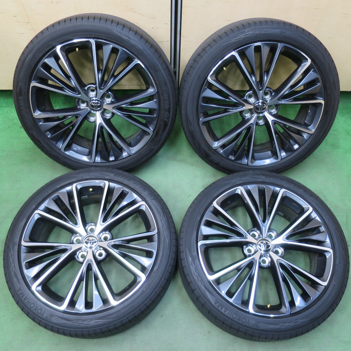 バリ溝！24年！キレイ！9.5分★トヨタ 60系 プリウス Zグレード 純正 195/50R19 ヨコハマ BluEarth-GT AE51 ブルーアース 19インチ PCD114.3/5H★5121307イノ