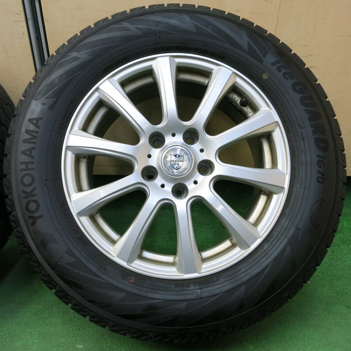 *送料無料* バリ溝！22年！9分★スタッドレス 215/65R16 ヨコハマ アイスガード iG70 JOKER ジョーカー 16インチ PCD114.3/5H★4051101イス