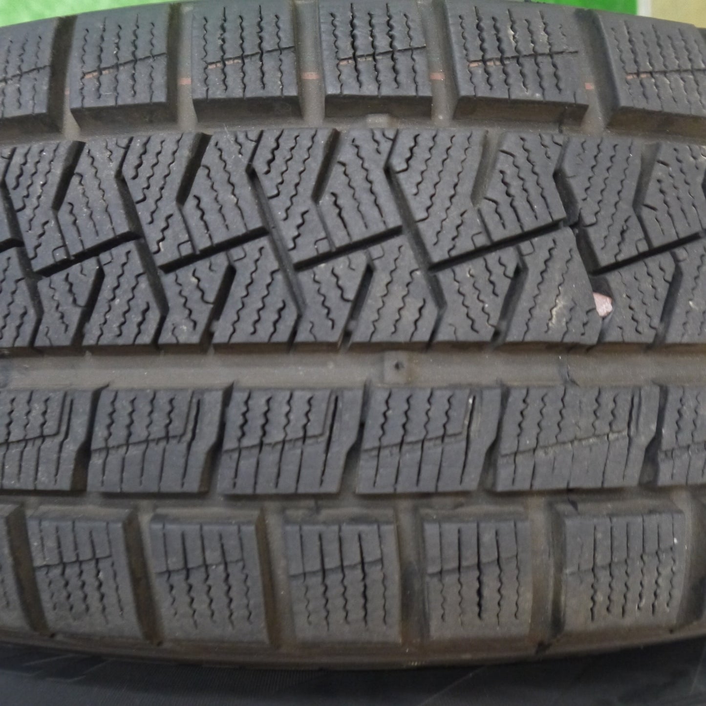 バリ溝！21年！8.5分★スタッドレス 175/65R15 ピレリ アイスアシンメトリコ プラス LAYCEA 02 レイシア 15インチ PCD100/4H★5102802Hス