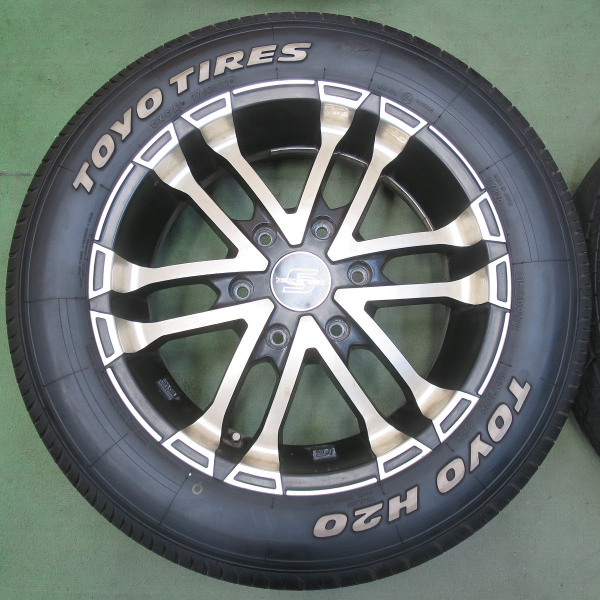 バリ溝！22年！9.5分◎ZERObreak S 215/60R17 109/107R トーヨー H20 ゼロブレイクS 17インチ PCD139.7/6H◎6072804イノ