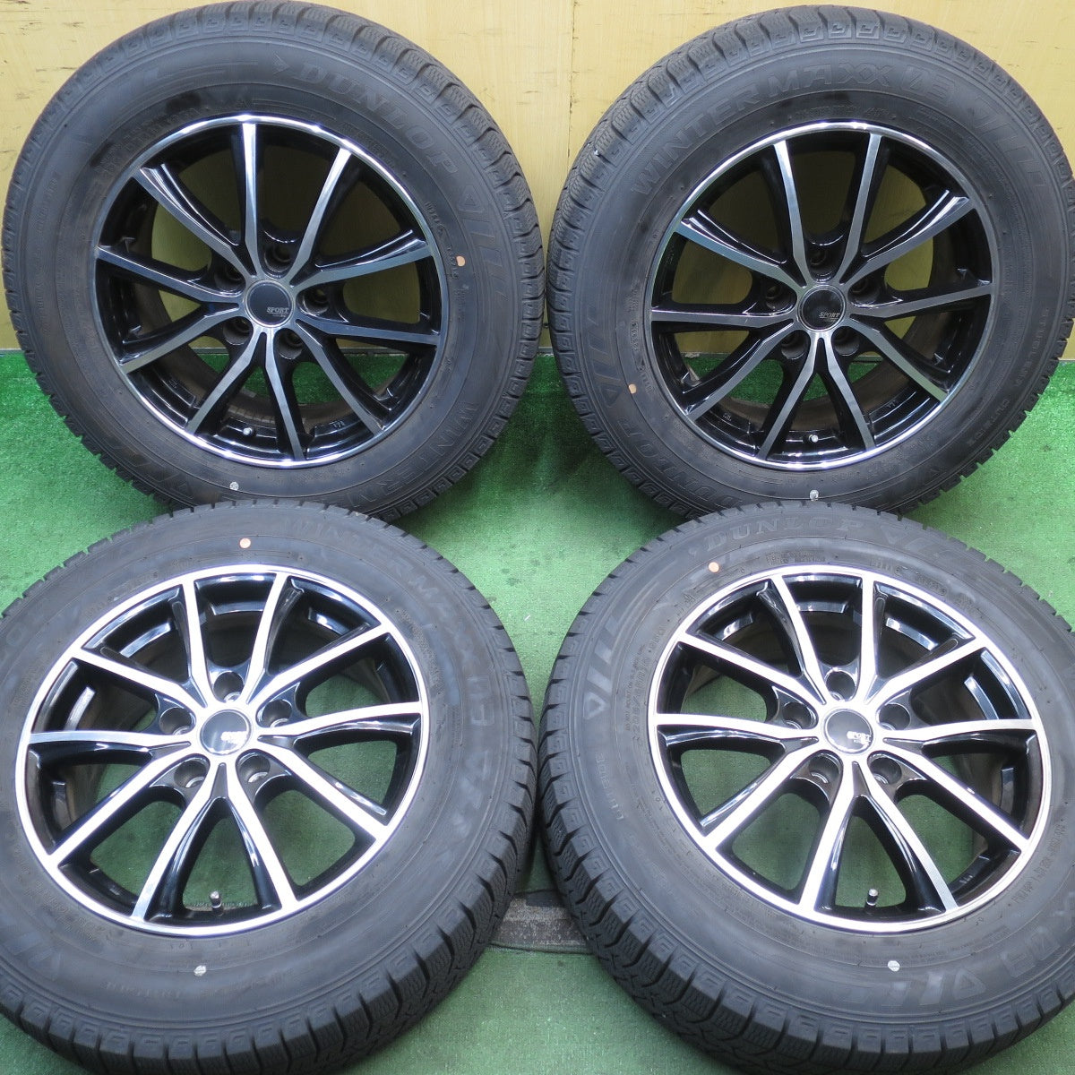 バリ溝！21年！9分★スタッドレス 205/65R16 ダンロップ ウインターマックス 03 SPORT KRONE スポルト クローネ 16インチ PCD114.3/5H★5082202NJス