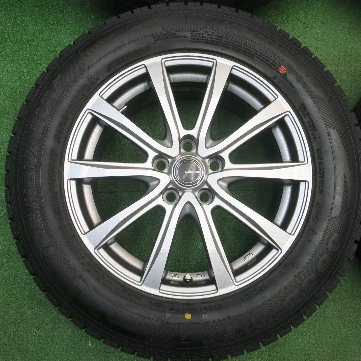 バリ溝！22年！キレイ！9.5分以上★スタッドレス 225/65R17 グッドイヤー アイスナビ SUV MiLLOUS ミルアス 17インチ PCD114.3/5H★5050201AKス