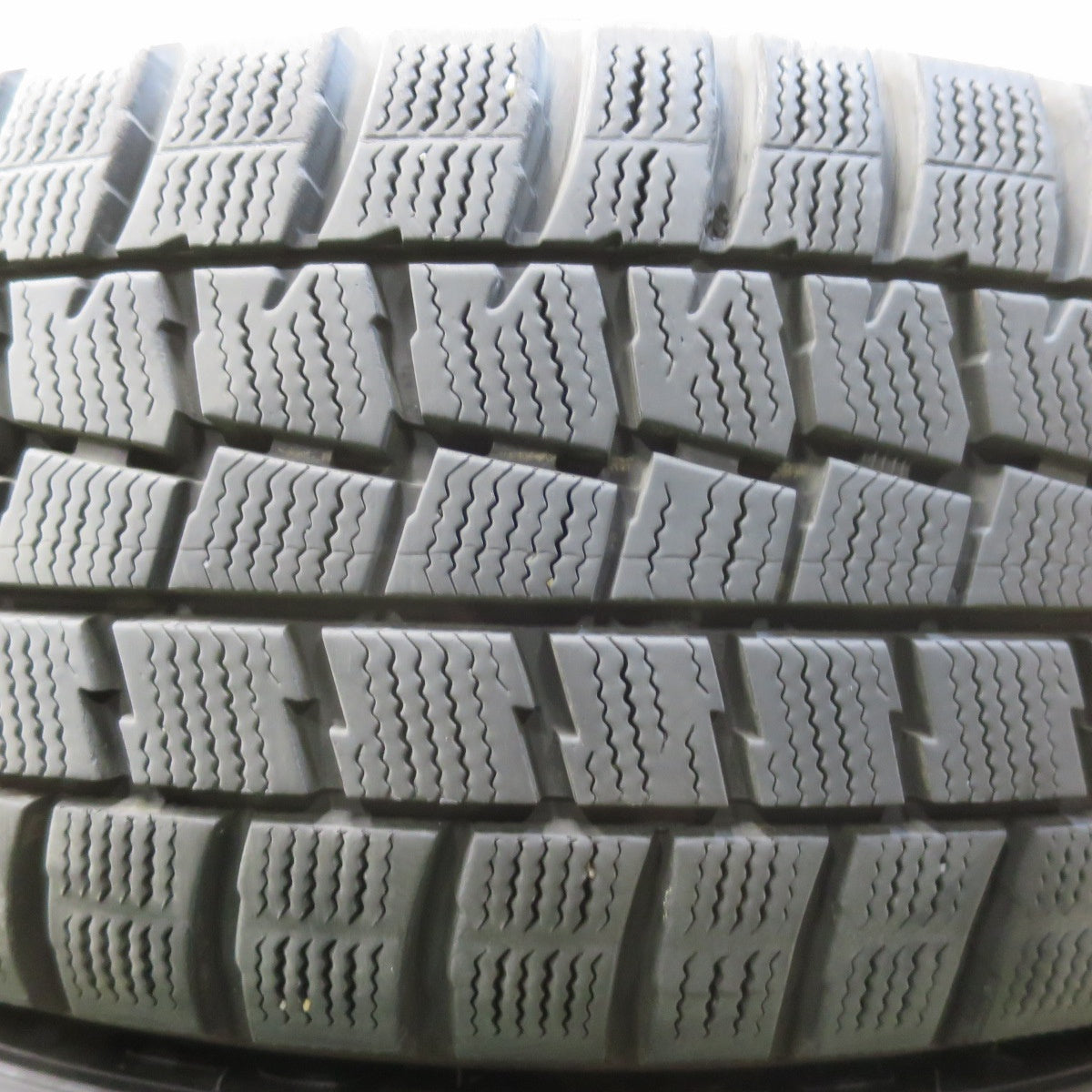 [送料無料] バリ溝！キレイ！9分★ボルボ 等 EUROTECH 225/50R17 スタッドレス ダンロップ ウインターマックス WM01 ユーロテック 17インチ PCD108/5H★5012512イス