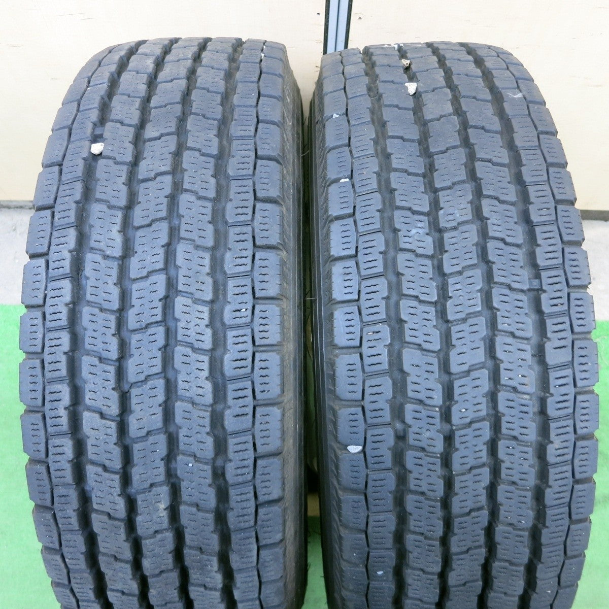 バリ溝！21年！9.5分！2本★トラック タイヤ 225/70R16 117/115L スタッドレス ヨコハマ アイスガード iG91 TOPY スチール 127-9TC PCD222.25/6H★5021905ナス