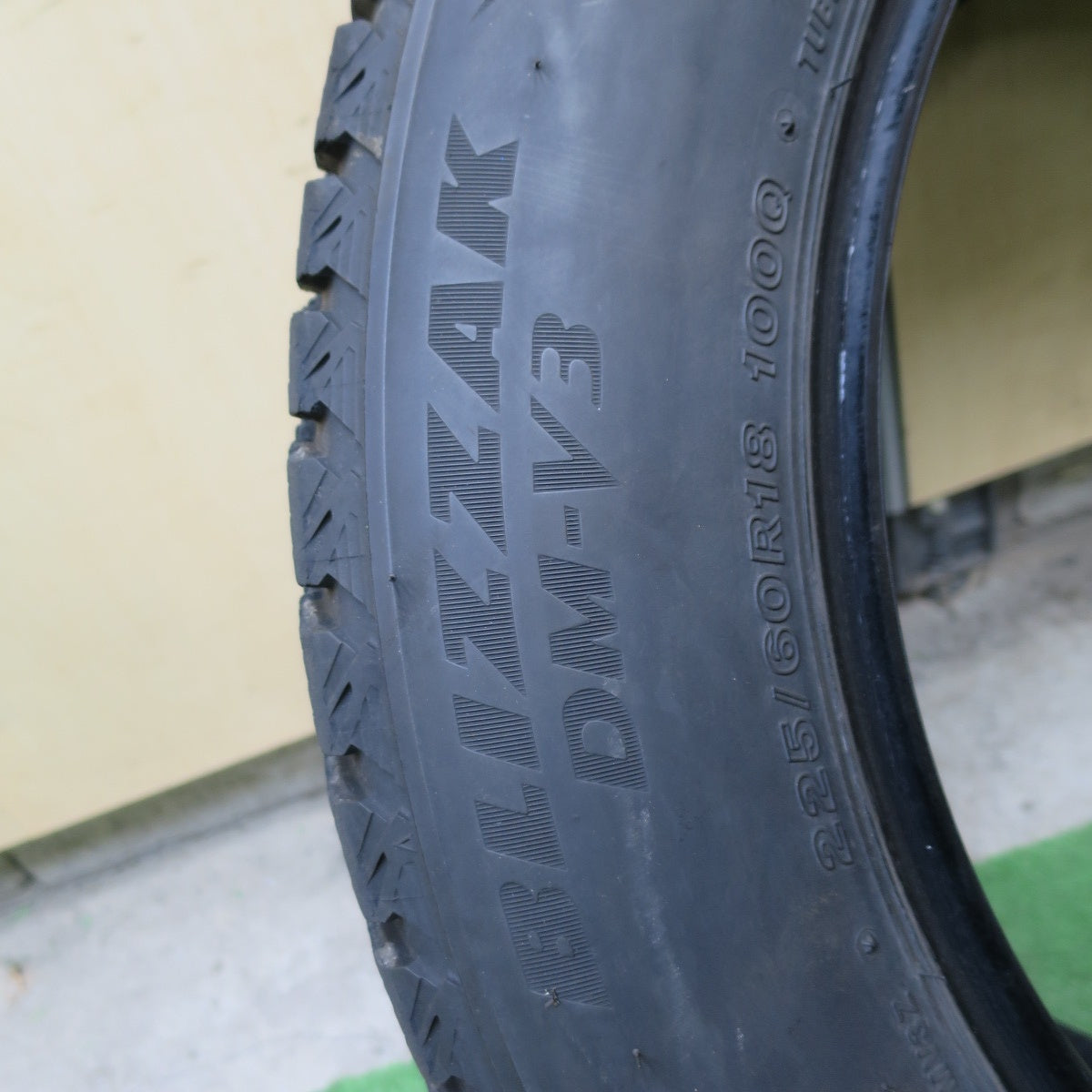 1本価格！23年★スタッドレス 225/60R18 ブリヂストン ブリザック DM-V3 タイヤ 18インチ レクサス NX ハリアー RAV4 等★6020901ナスタ
