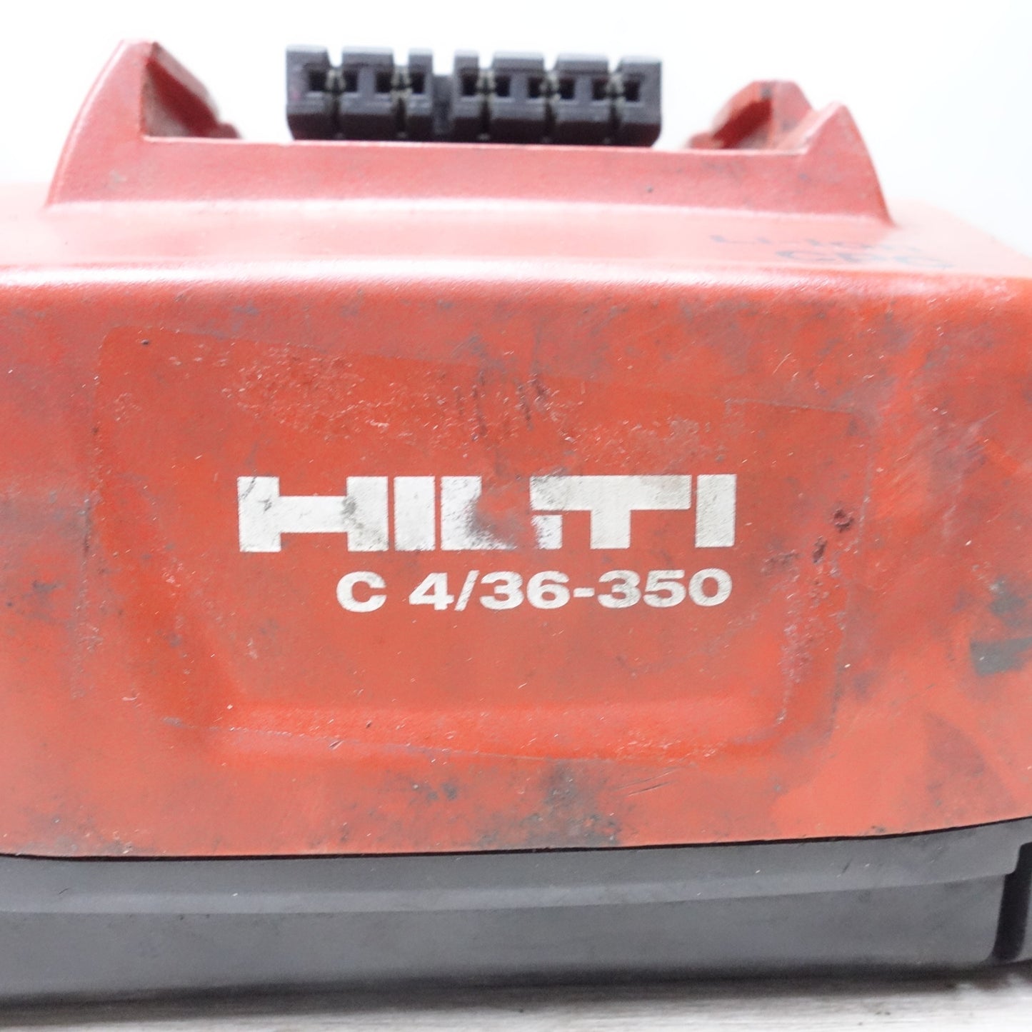 [送料無料] バッテリー2個！付属品付き◆HILTI ヒルティ 充電式 レシプロソー WSR36-A 01 電動 工具 セーバーソー セーバソー 充電器 C4/36-350◆
