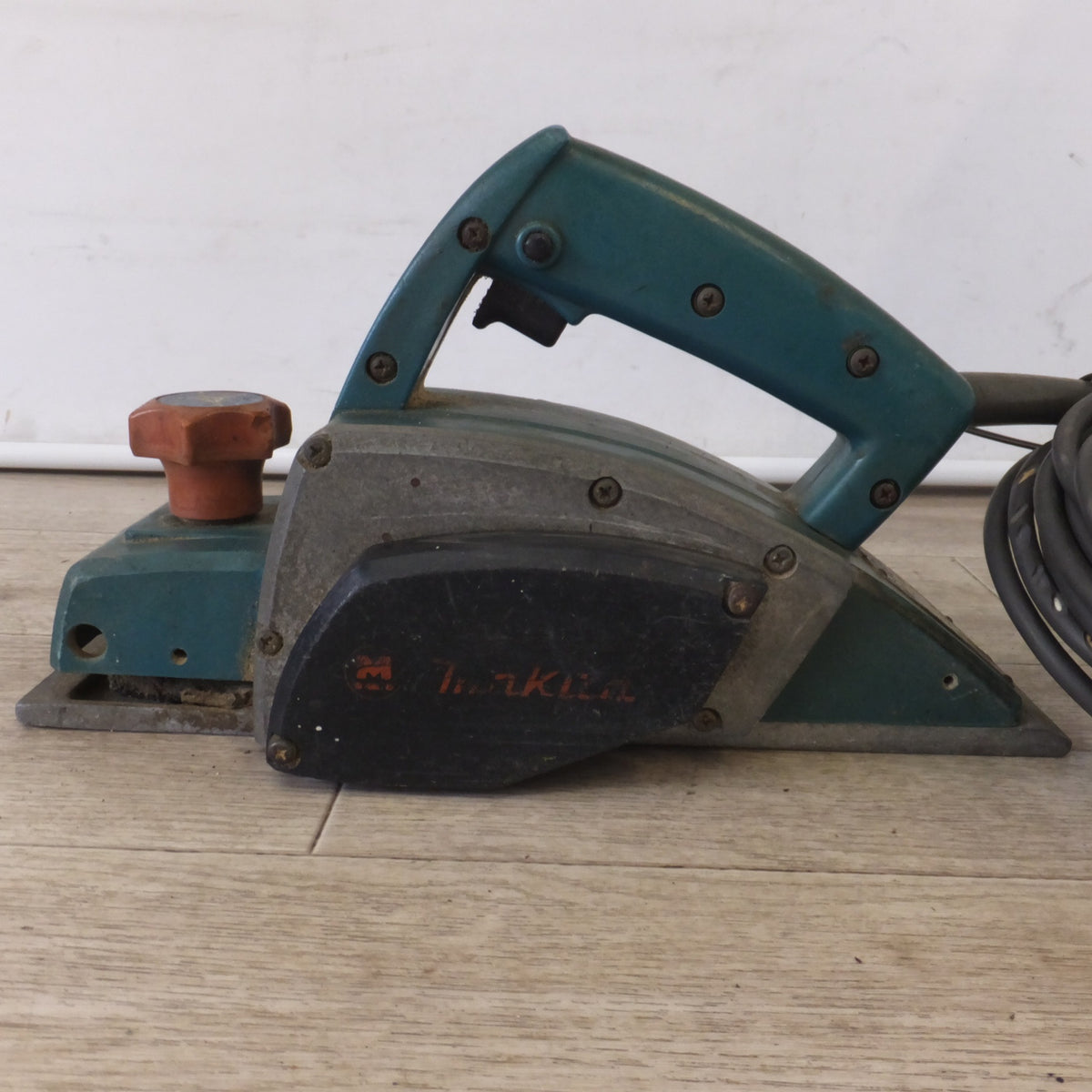 ★マキタ makita 電気カンナ 1900B　100V～ 6A 50-60Hz 580W 15000/min.★