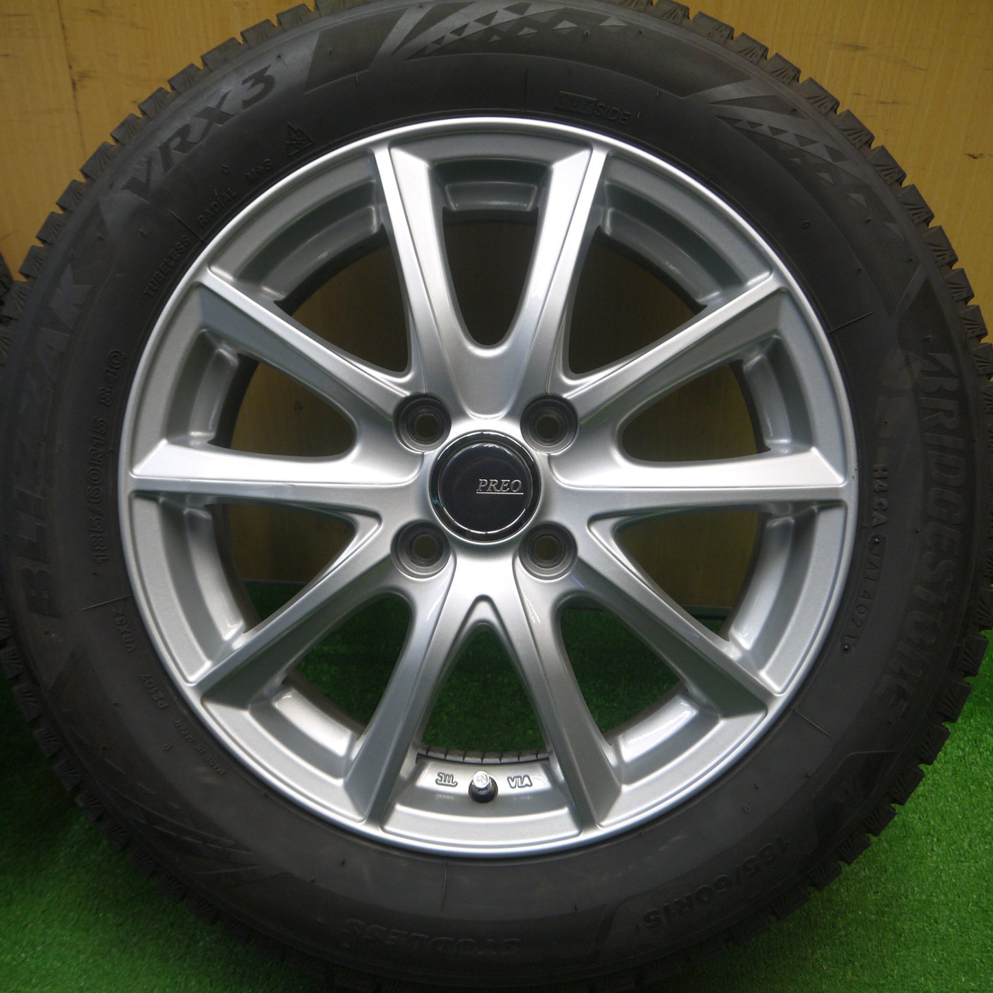 [送料無料] バリ溝！21年！キレイ！9分★スタッドレス 185/60R15 ブリヂストン ブリザック VRX3 PREO プレオ 15インチ PCD100/4H★4120301Hス