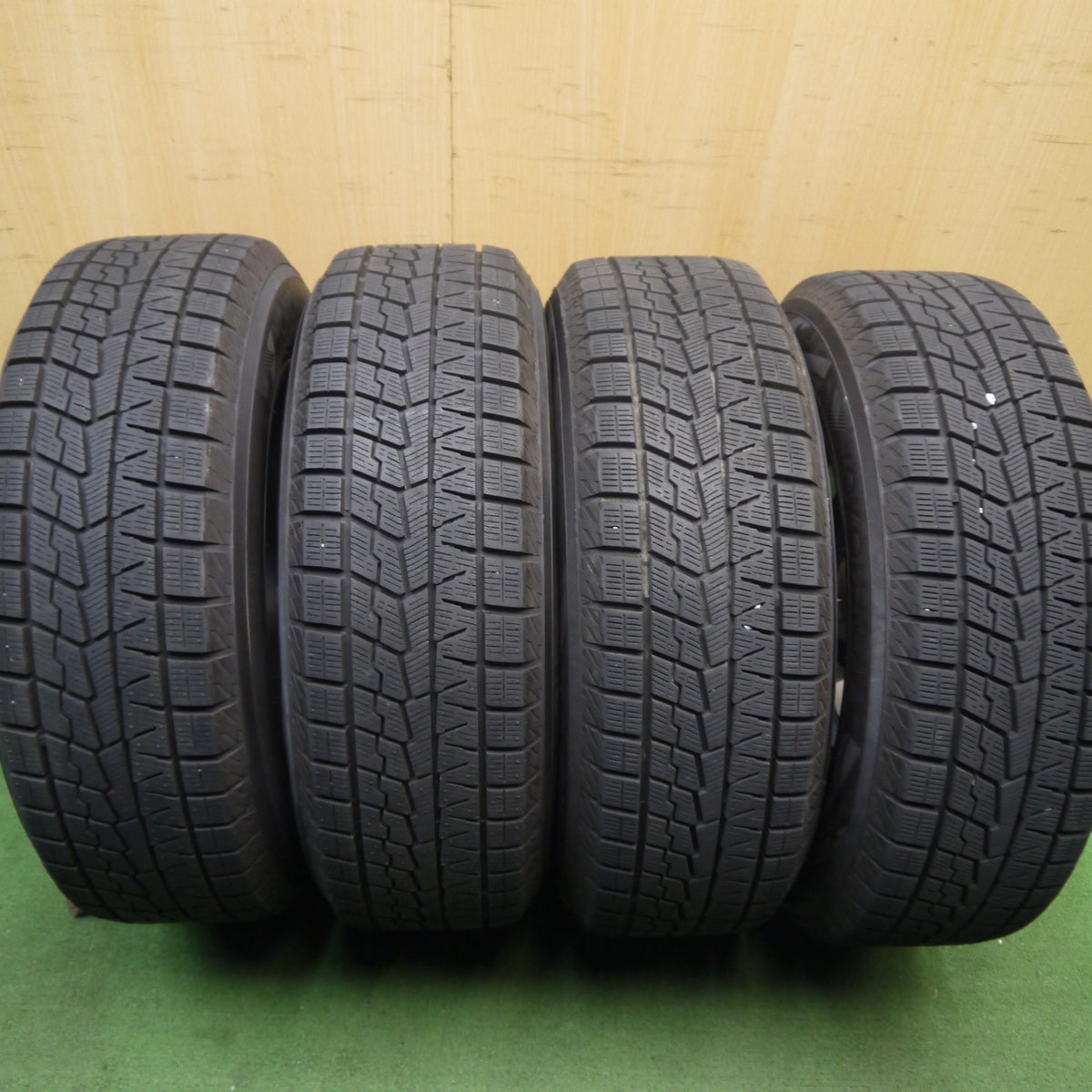 バリ溝！25年！キレイ！ほぼ10分◎プリウス 等 195/65R15 スタッドレス ヨコハマ アイスガード iG70 BALMINUM BR10 バルミナ 15インチ PCD100/5H◎6091404Hス