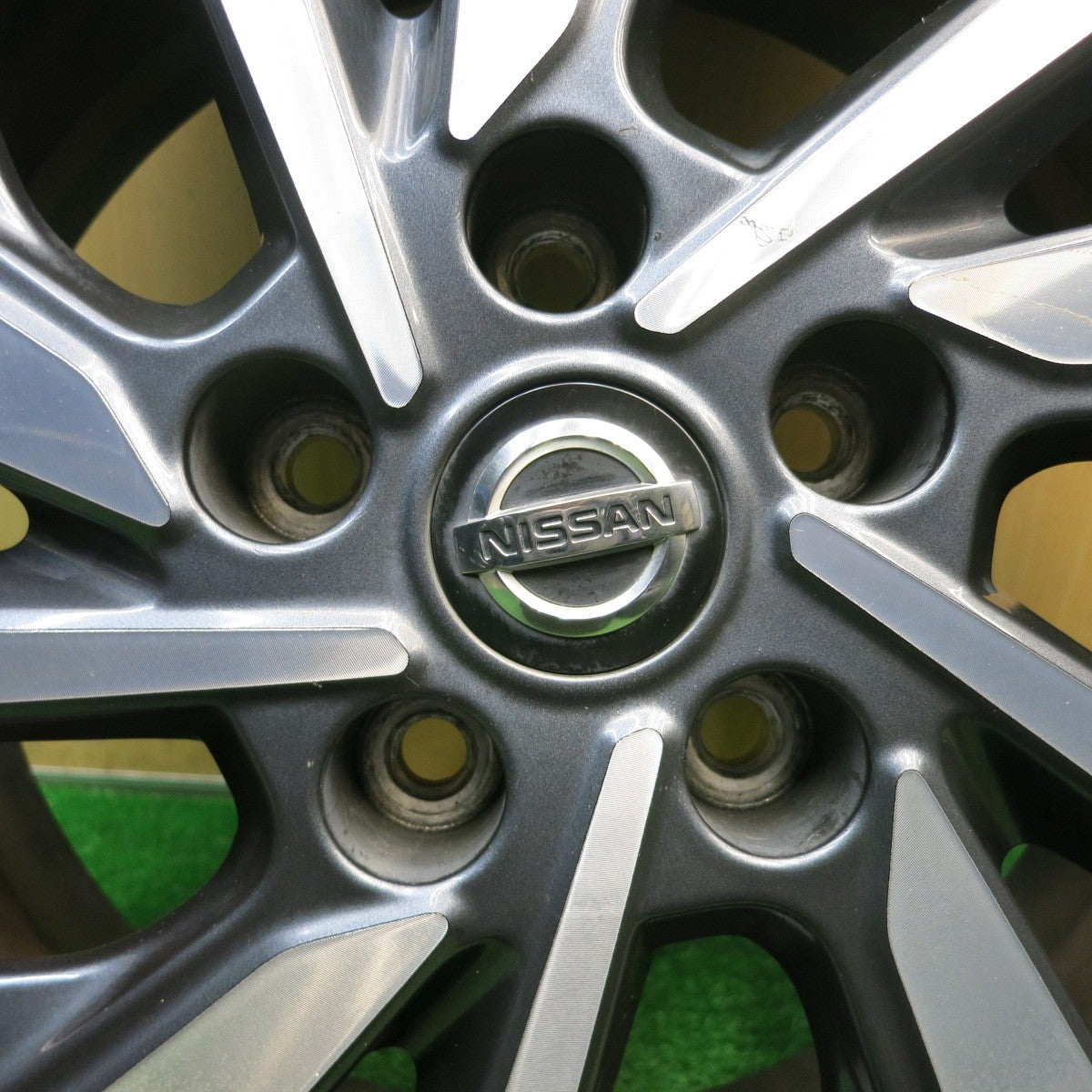 バリ溝！25年！9.5分★日産 C27 セレナ 後期 ハイウェイスター 純正 195/60R16 ピレリ POWERGY パワジー 16インチ PCD114.3/5H★6010504AKノ