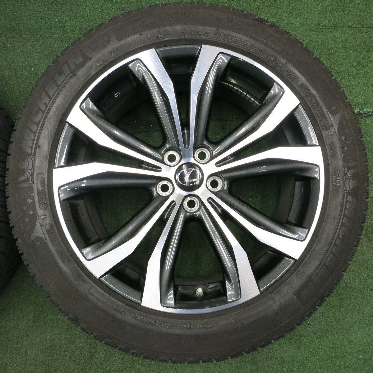 *送料無料* センサー付！バリ溝！綺麗！8.5分★レクサス RX450h バージョンL 純正 235/55R20 スタッドレス ミシュラン X-ICE XI3 PCD114.3/5H★4061403NJス