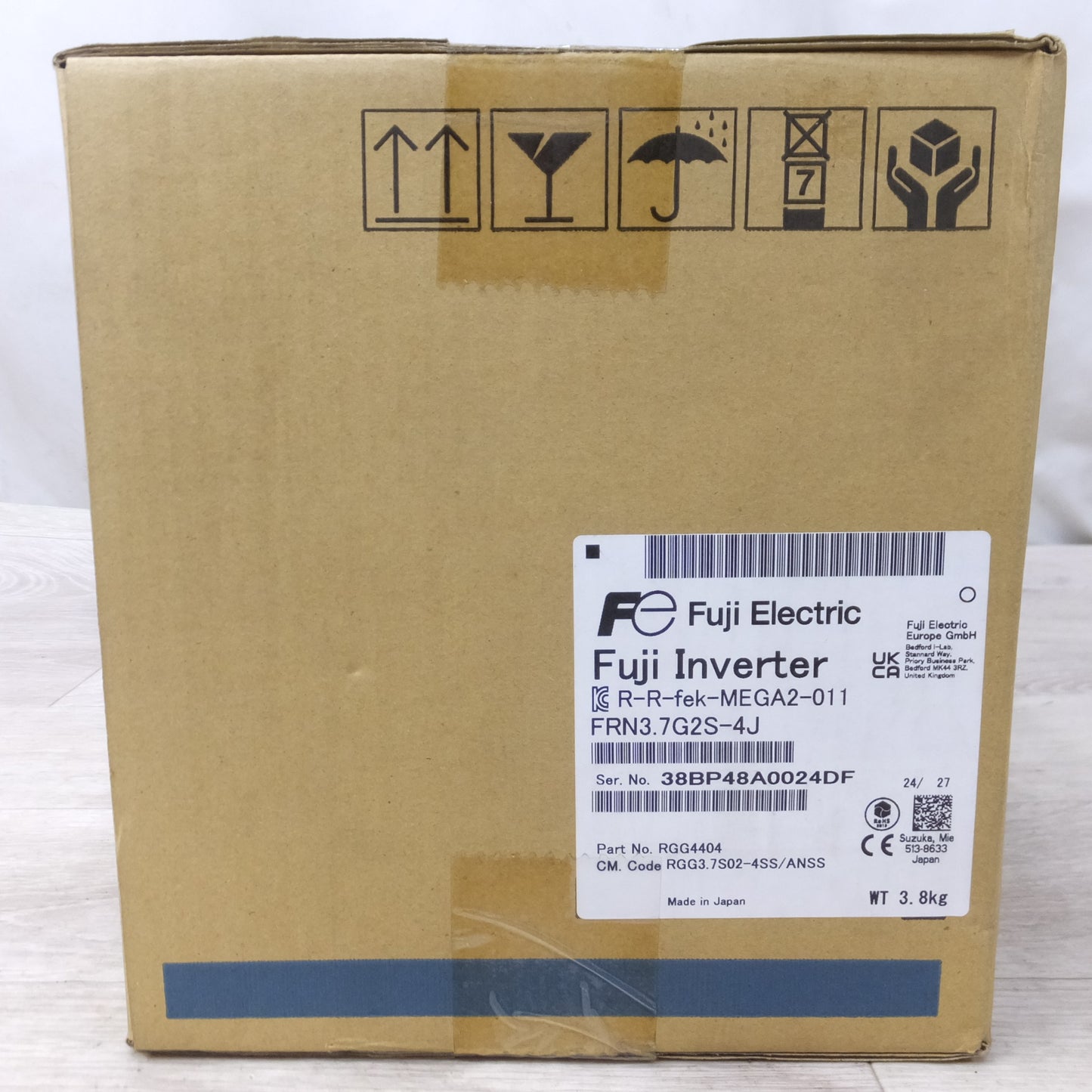 [送料無料] 未使用◆富士電機 高性能 多機能形 インバーター FRN3.7G2S-4J 3相 400V モータ容量 3.7kW◆
