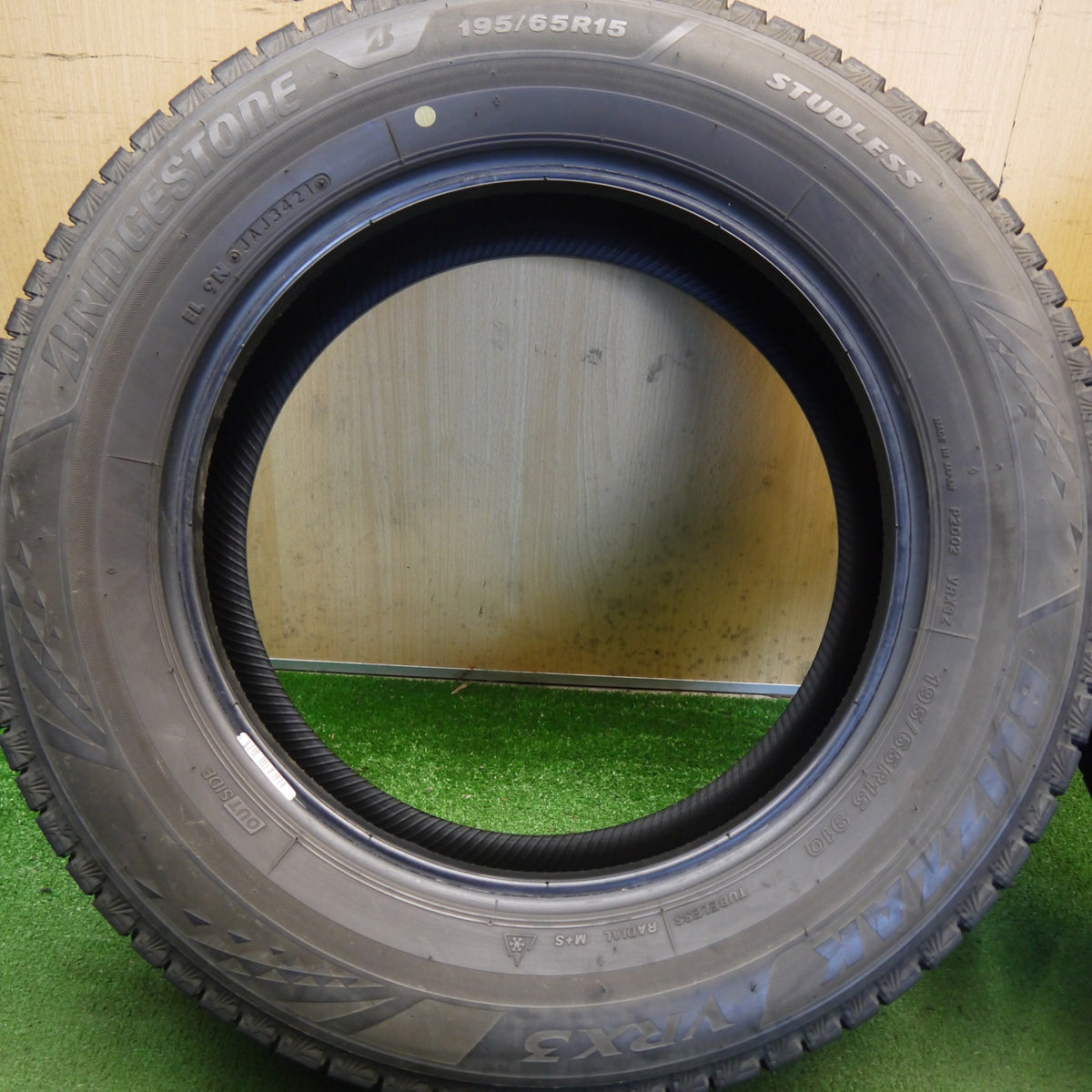 バリ溝！9.5分◎スタッドレス 195/65R15 ブリヂストン ブリザック VRX3 タイヤ 15インチ プリウス セレナ ノア ヴォクシー 等◎6080405Hスタ