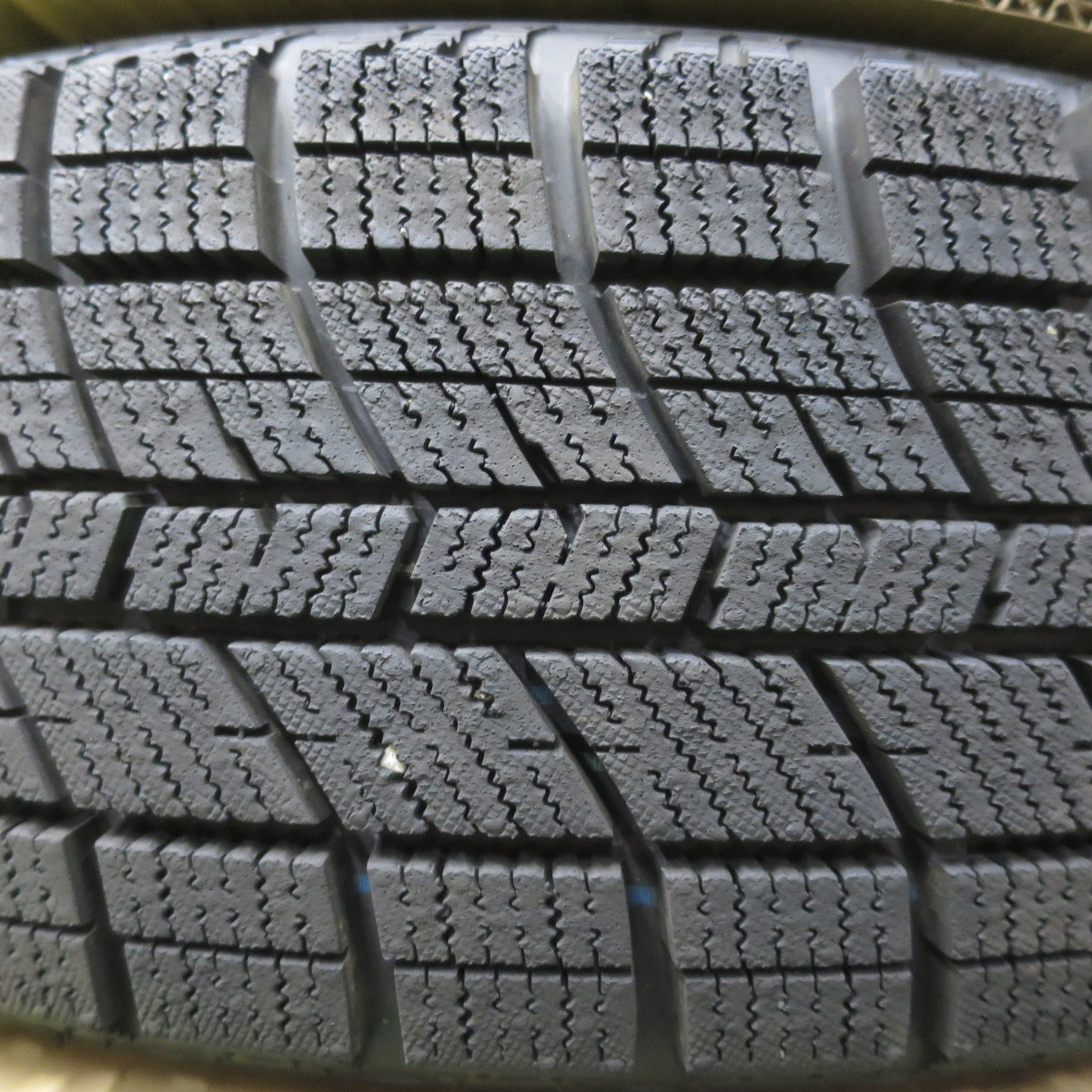 バリ溝！24年！9.5分以上◎スタッドレス 175/60R16 ナンカン アイス アクティバ AW-1 SCHNEIDER シュナイダー 16インチ PCD114.3/5H◎6072704イス