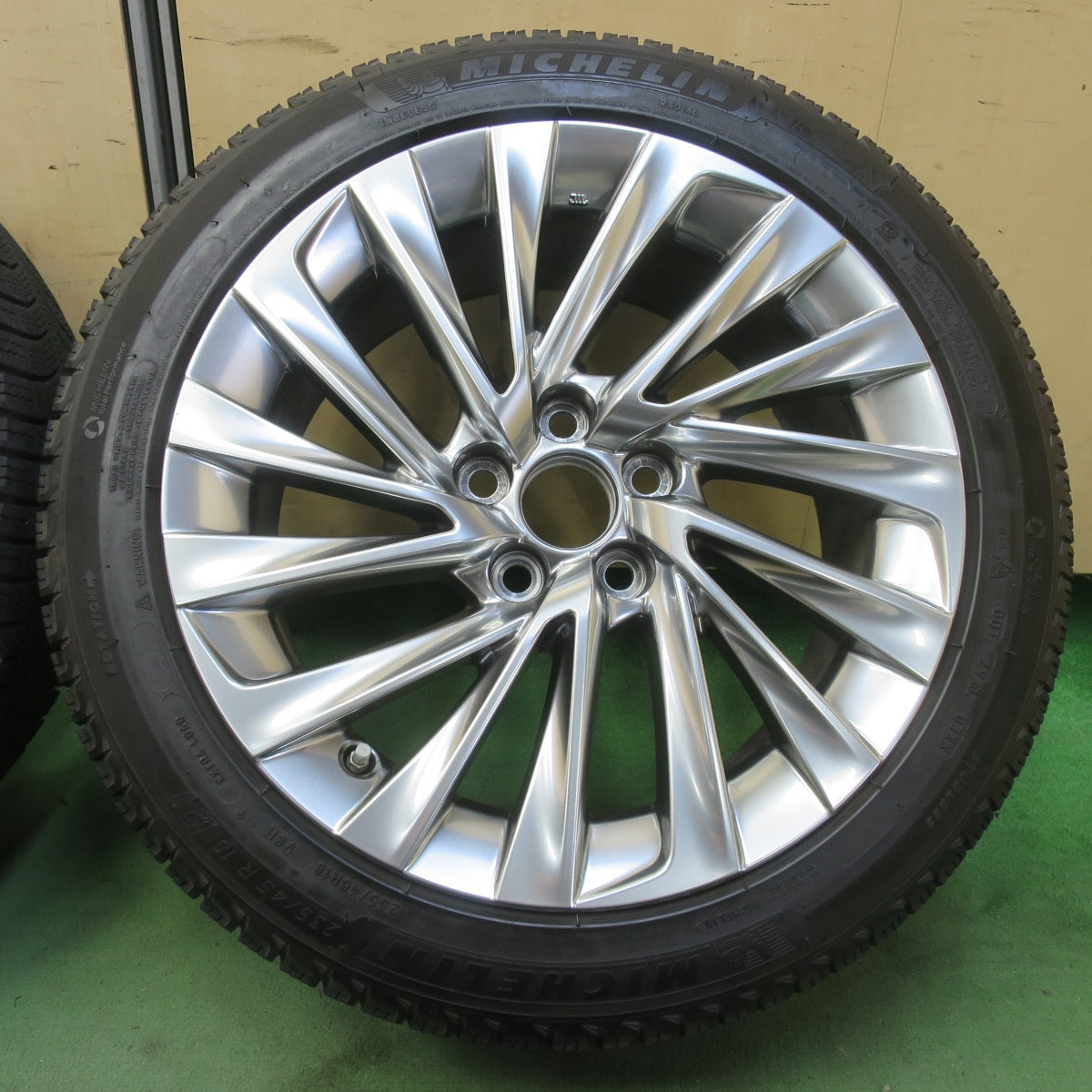 センサー付！キレイ★レクサス ES バージョンL 純正 235/45R18 スタッドレス ミシュラン X-ICE3+ 18インチ PCD114.3/5H★6052707イス