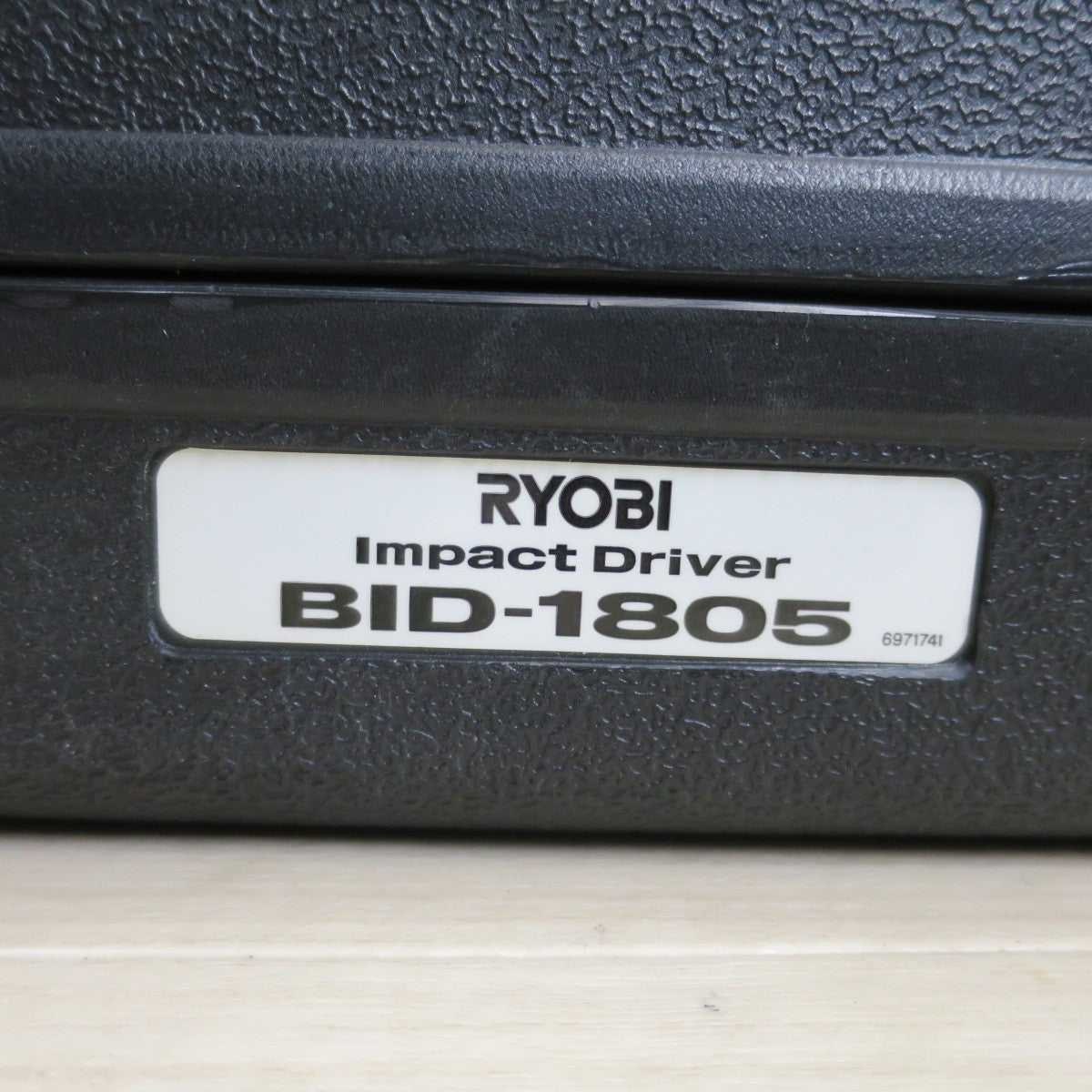 [送料無料] キレイ！バッテリー2個☆RYOBI リョービ 充電式 インパクトドライバ BID-1805 電動 工具 18V 電池パック B-1815L 充電器 UBC-1801L☆