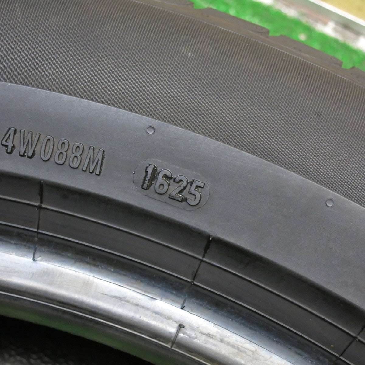 バリ溝！25年！8.5分！1本◎235/50R18 ピレリ POWERGY パワジー 18インチ タイヤ アルファード ヴェルファイア 等◎6092303KKノタ