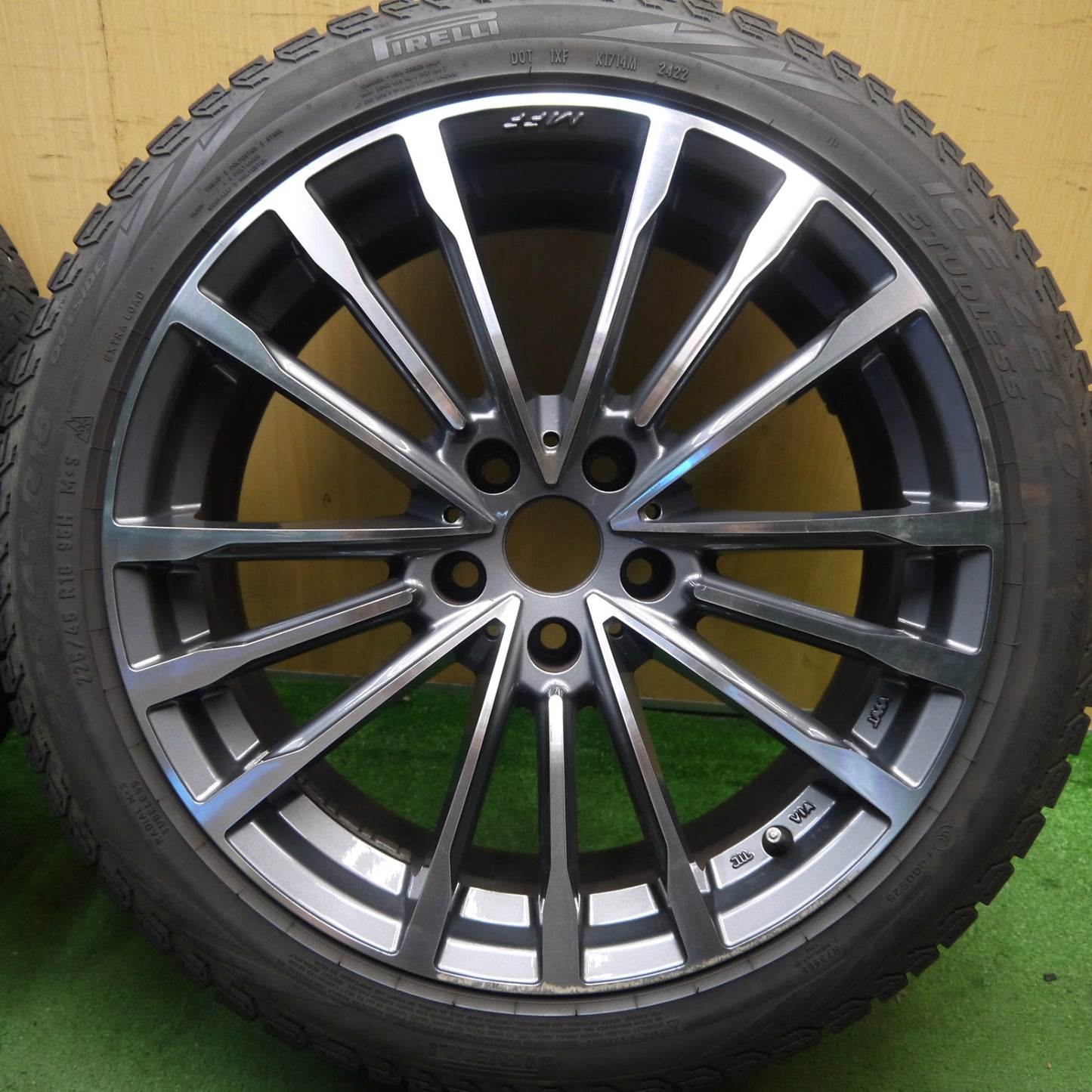 4本価格！22年★BMW 等 MAK BAVIERA FF 225/45R18 スタッドレス ピレリ アイスゼロ アシンメトリコ バビエラ 18インチ PCD112/5H★5091603Hス