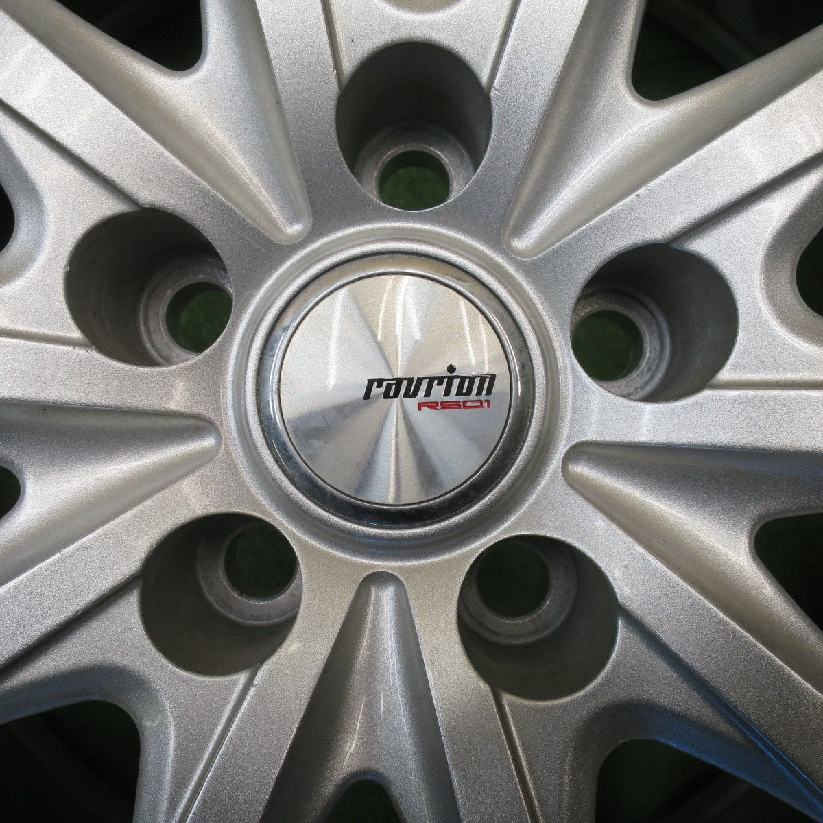 バリ溝！23年！キレイ！9.5分★スタッドレス 215/60R17 ダンロップ ウインターマックス WM02 ravrion RS01 ラブリオン 17インチ PCD114.3/5H★6021203NJス