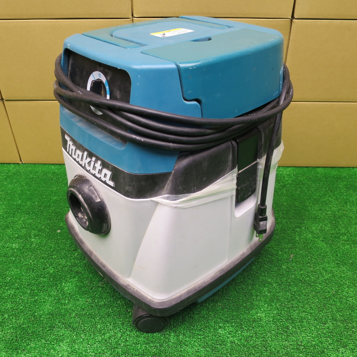 [送料無料] ◆マキタ 乾湿両用 業務用 集じん 機 473 電動 工具 掃除機 コード式 集塵 100V makita◆