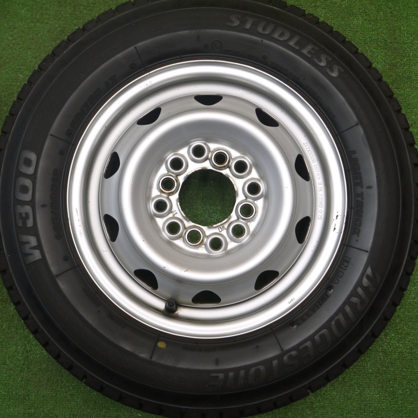 [送料無料] バリ溝！23年！キレイ！9分★スタッドレス 145/80R12 80/78N ブリヂストン W300 スチール ホイール 12インチ PCD100 110 114.3/4H マルチ★4122305Hス