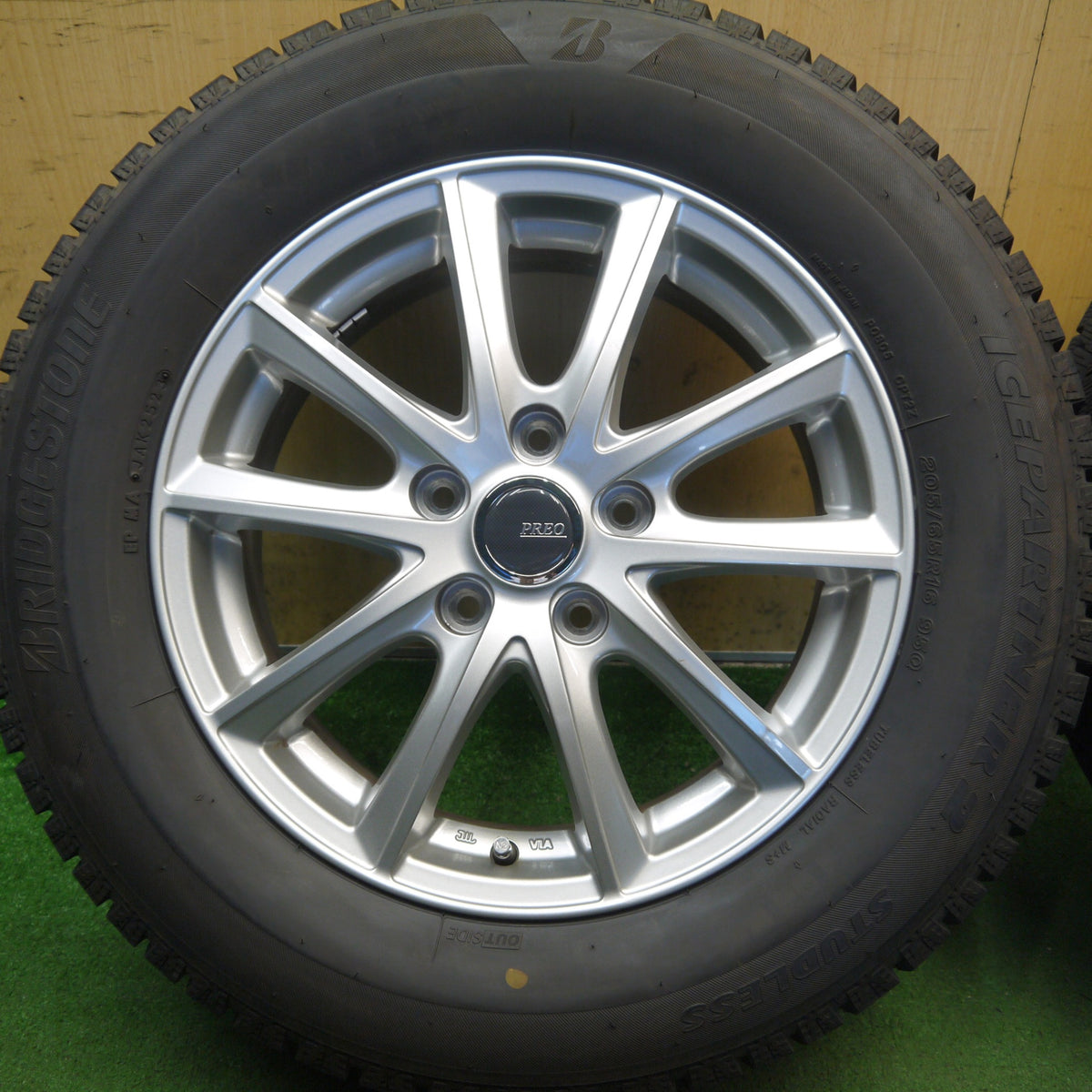 バリ溝！23年！キレイ！9.5分◎スタッドレス 205/65R16 ブリヂストン アイスパートナー2 PREO プレオ 16インチ PCD114.3/5H◎6090702Hス