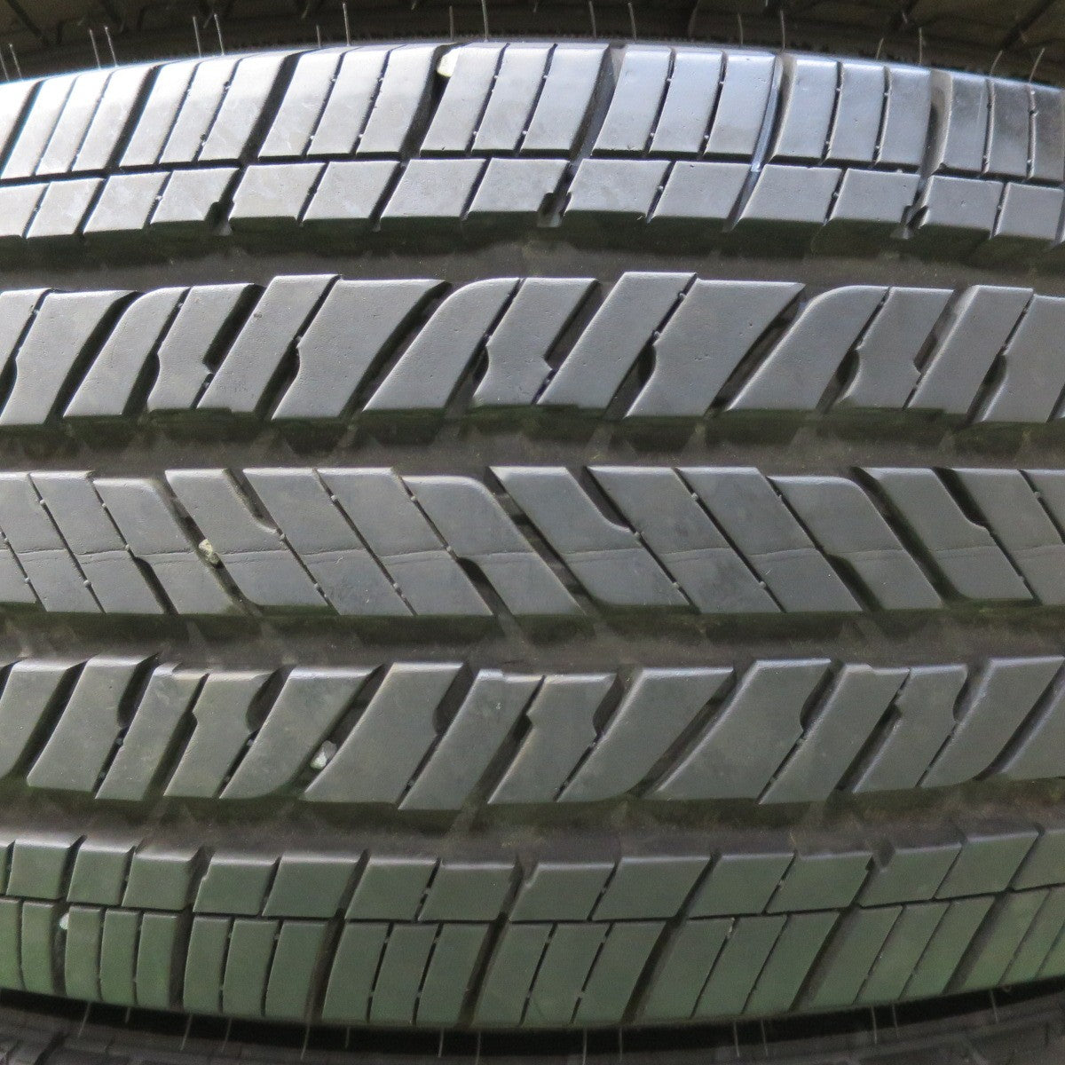 バリ溝！23年！9.5分★255/70R18 ブリヂストン デューラー H/T 685 タイヤ 18インチ ジープ ラングラー 等★5051002イノタ
