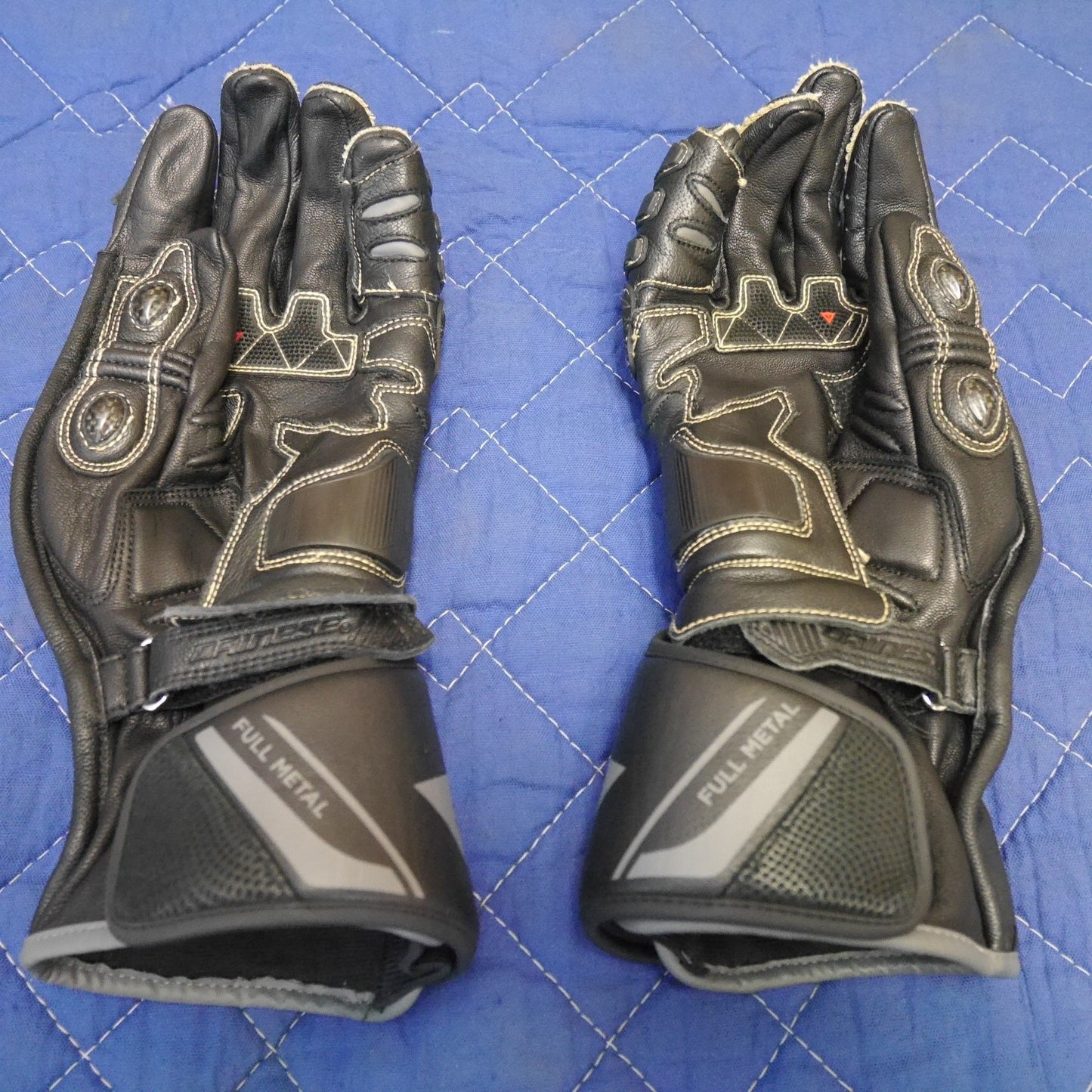 [送料無料] キレイ☆DAINESE ダイネーゼ フル メタル 6 グローブ サイズL ブラック 黒 FULL METAL 6 GLOVES レーシング バイク グローブ☆