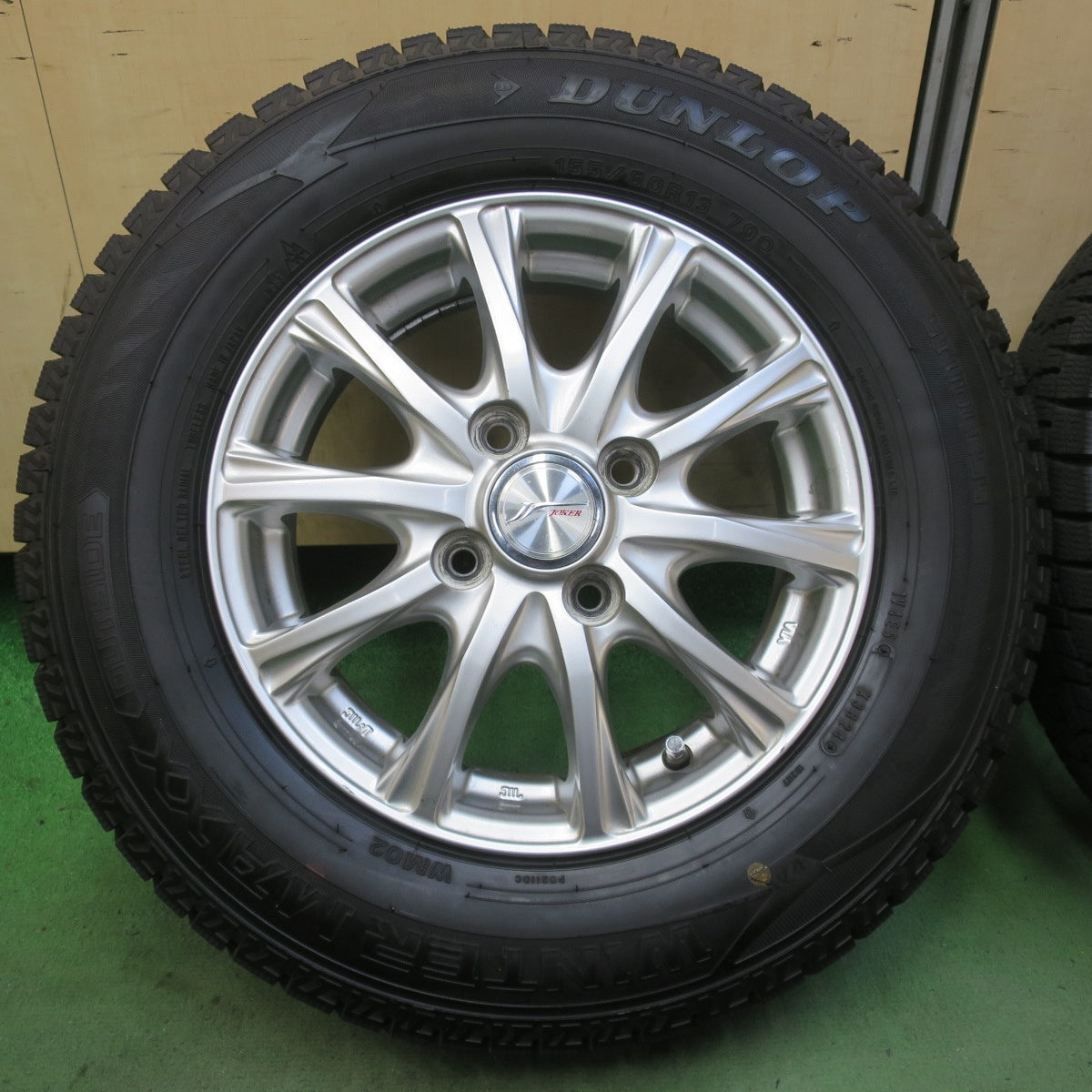 バリ溝！24年！キレイ！ほぼ10分★スタッドレス 155/80R13 ダンロップ ウインターマックス WM02 JOKER ジョーカー 13インチ PCD100/4H★6052910イス