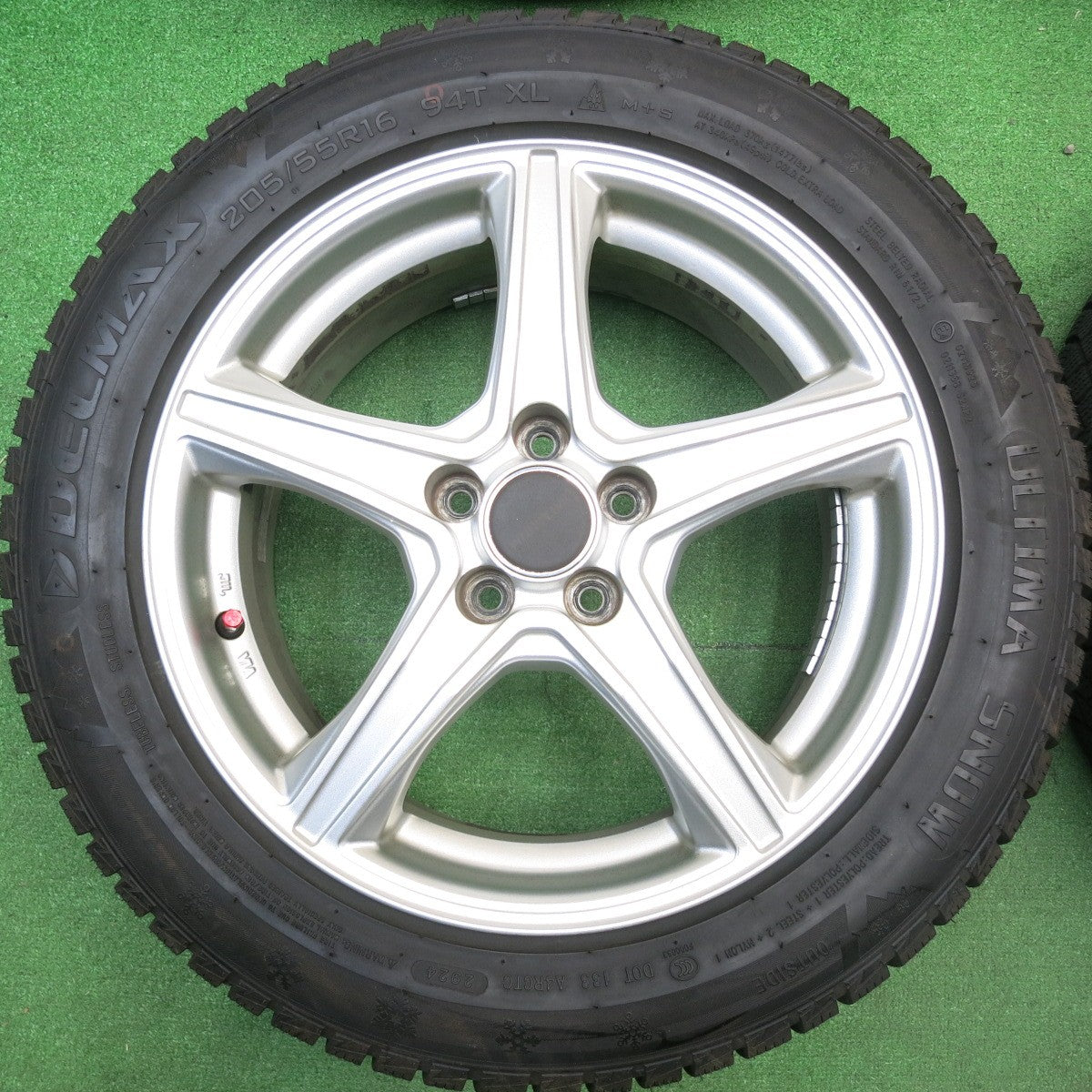 バリ溝！24年！9.5分以上★インプレッサ 等 205/55R16 スタッドレス デルマックス ULTIMA SNOW BALMINUM バルミナ 16インチ PCD100/5H★6010202HAス