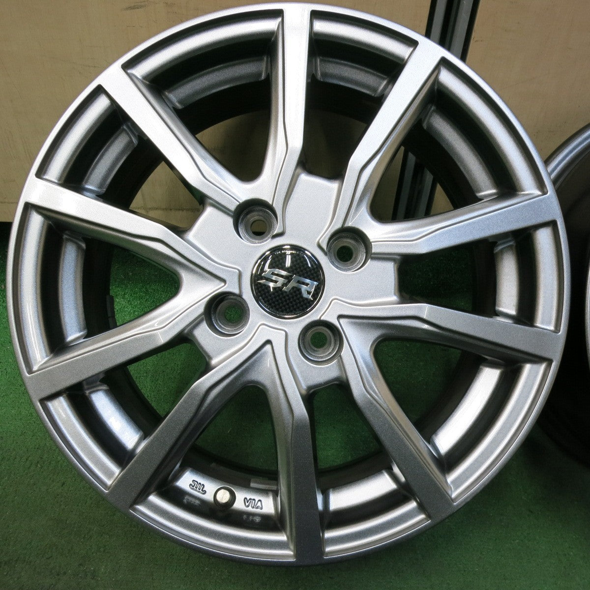 [送料無料] キレイ★STRANGER ストレンジャー ホイール 15インチ 15×6J PCD100/4H★5011706SYホ