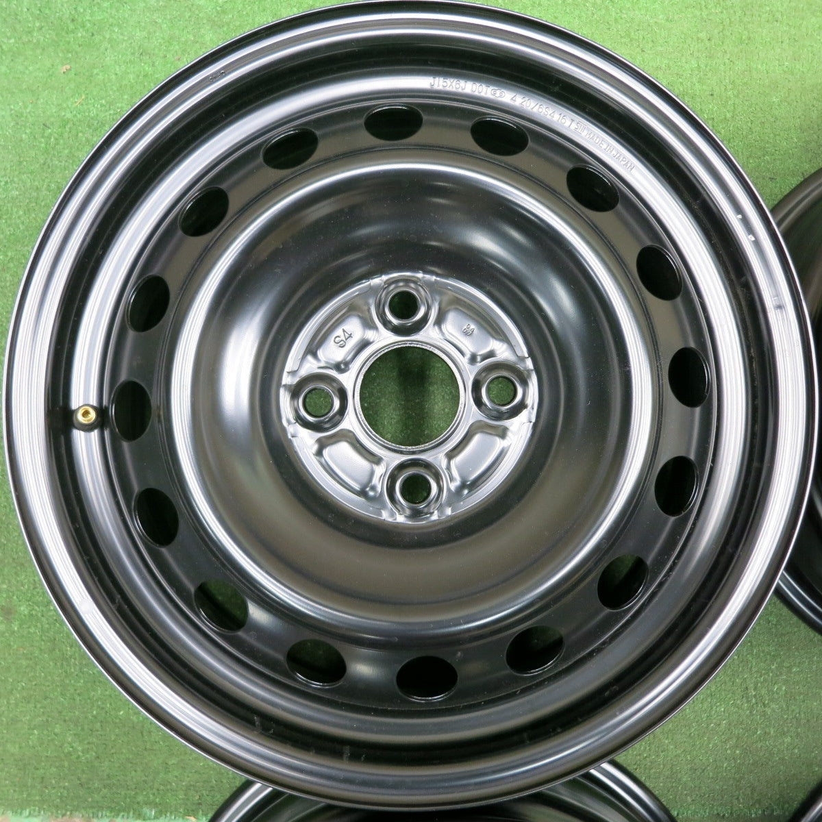 *送料無料* 新車外し★トヨタ ヤリス 純正 スチール ホイール 15インチ 15×6J PCD100/4H★4060806HAホ