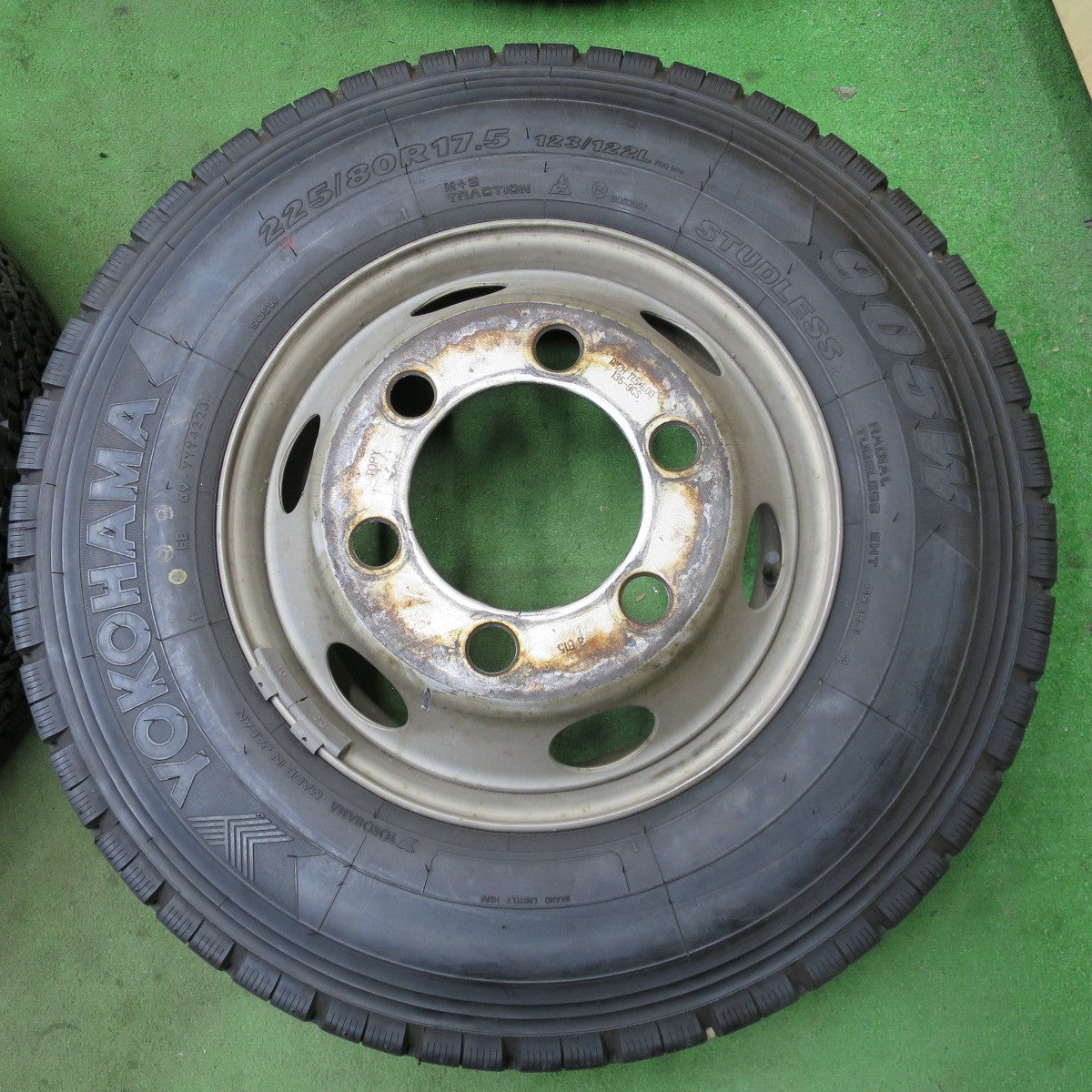 バリ溝！23年！ほぼ10分！6本！付属品付★トラック 225/80R17.5 123/122L スタッドレス ヨコハマ 905W RTG メッキ 135-12S TOPY スチール 135-9CS PCD222.25/6H★6042903ナス