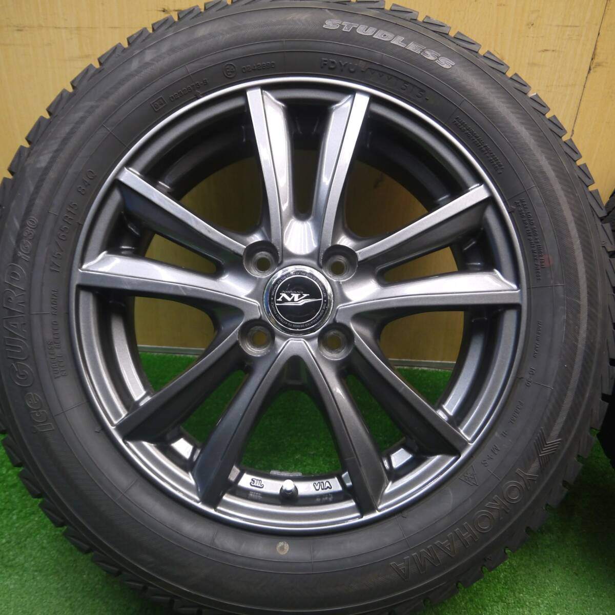 バリ溝！キレイ！9.5分★スタッドレス 175/65R15 ヨコハマ アイスガード iG30 NIRVANA NV ニルバーナ ニルヴァーナ 15インチ PCD100/4H★5021005Hス
